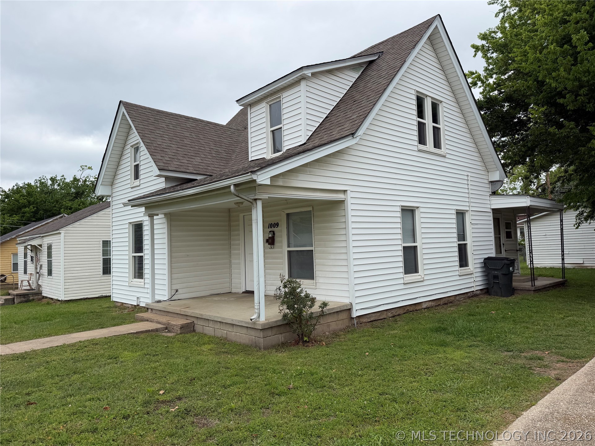 1009 E Thompson Avenue Sapulpa OK 74066