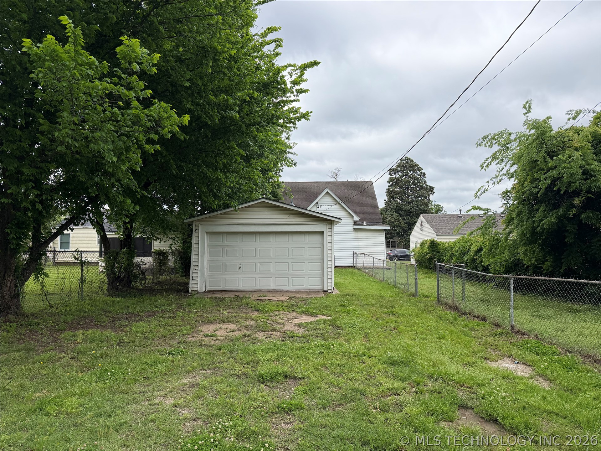 1009 E Thompson Avenue Sapulpa OK 74066