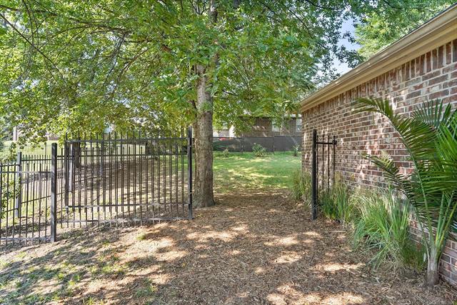 26327 E 112th Court S Coweta OK 74429