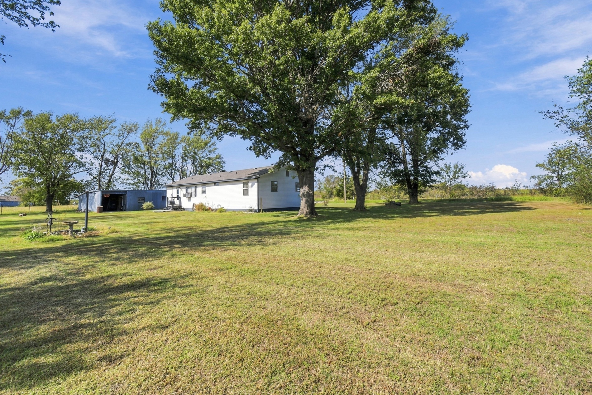 49201 E 150 Road Bluejacket OK 74333