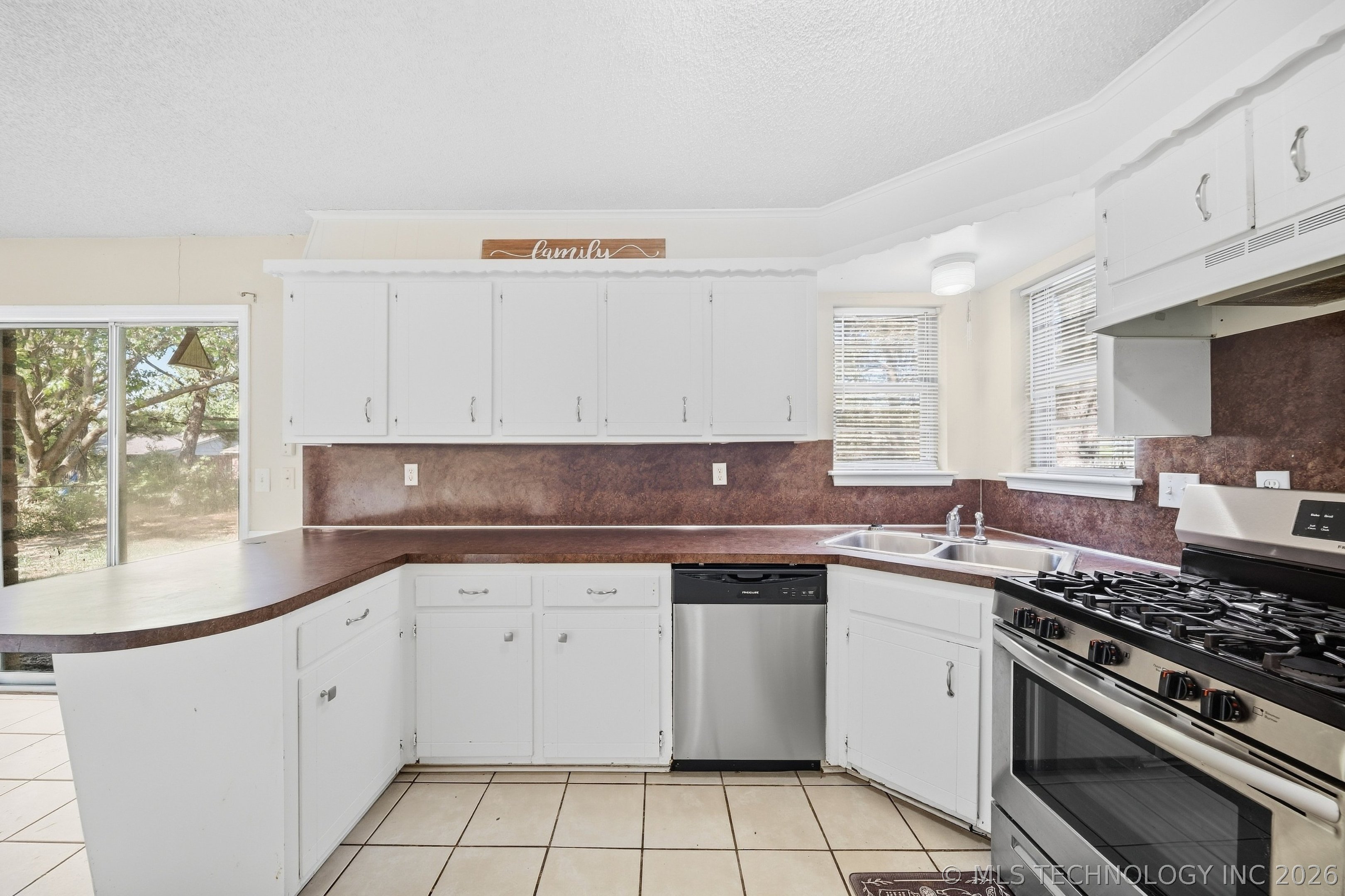 1712 S Pine Avenue Broken Arrow OK 74012
