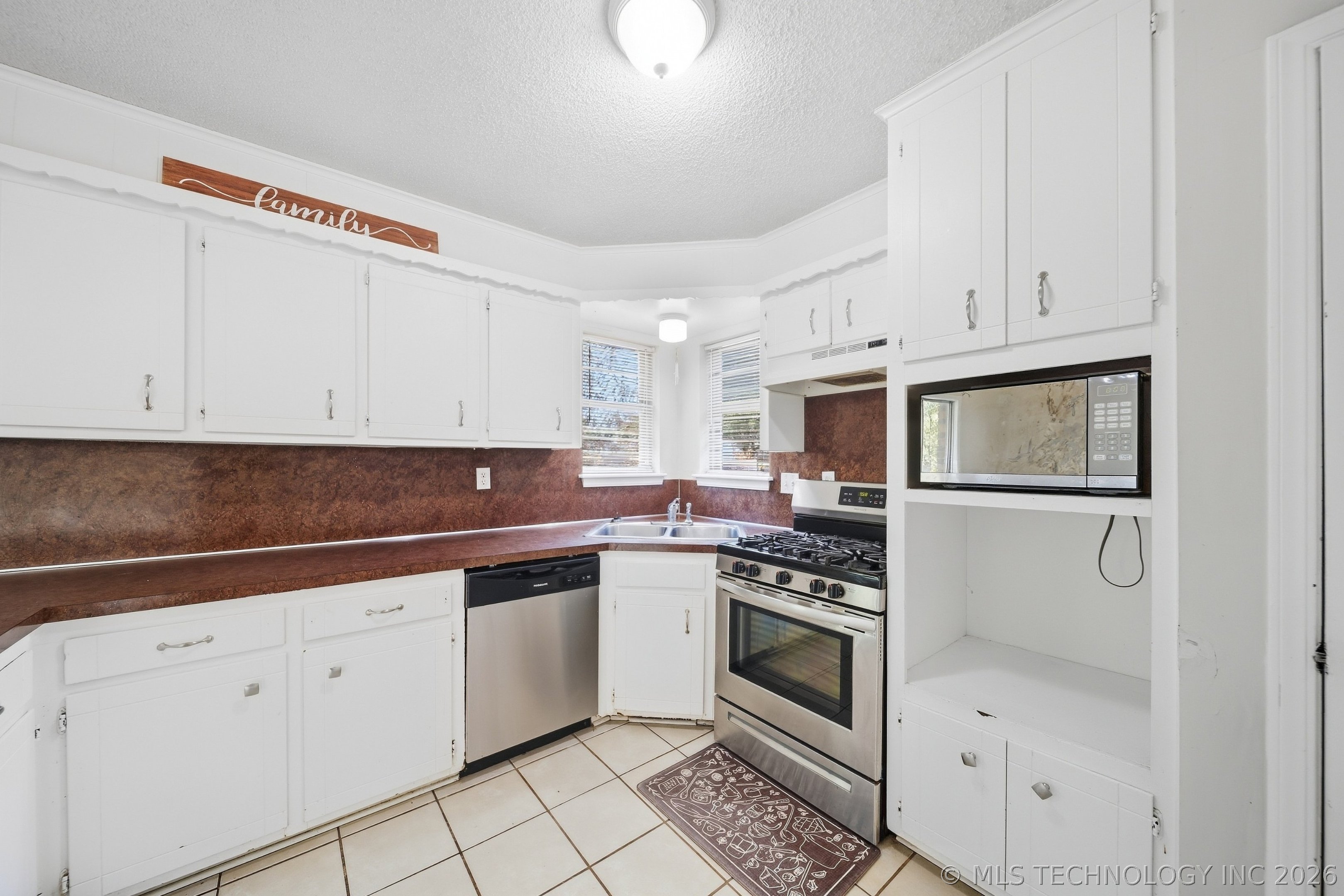 1712 S Pine Avenue Broken Arrow OK 74012