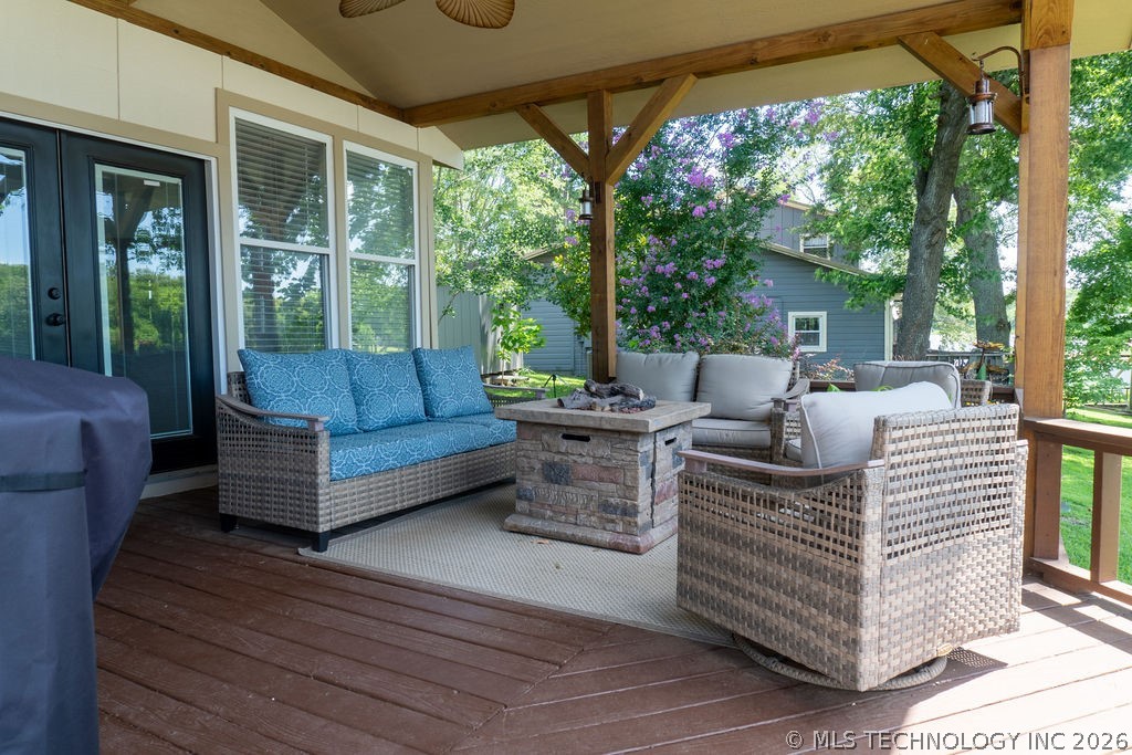 1064 Lakeside Drive Fort Towson OK 74735