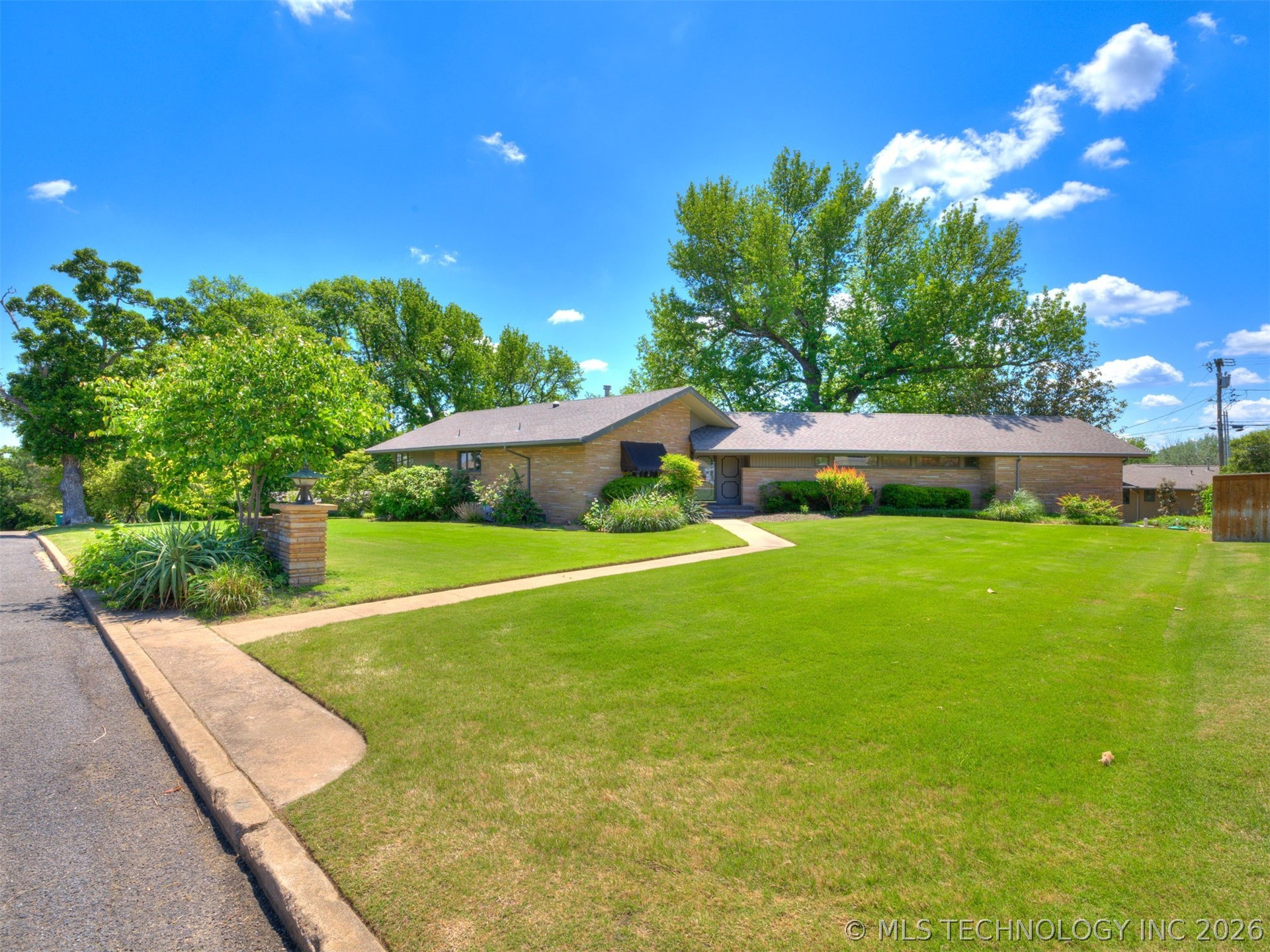 1420 E Fairview Avenue Sapulpa OK 74066