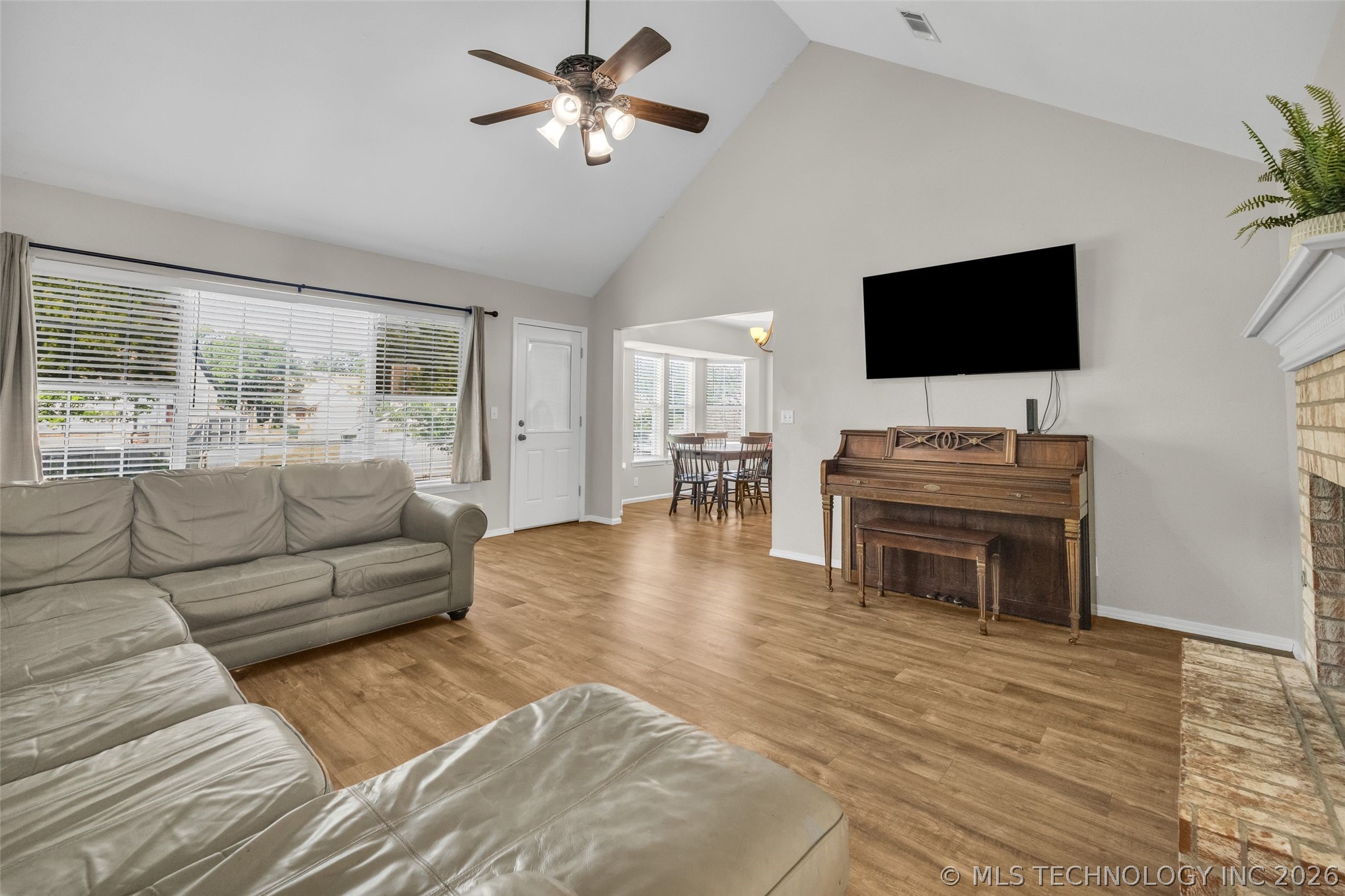 3712 Silver Oak Court Tulsa OK 74107