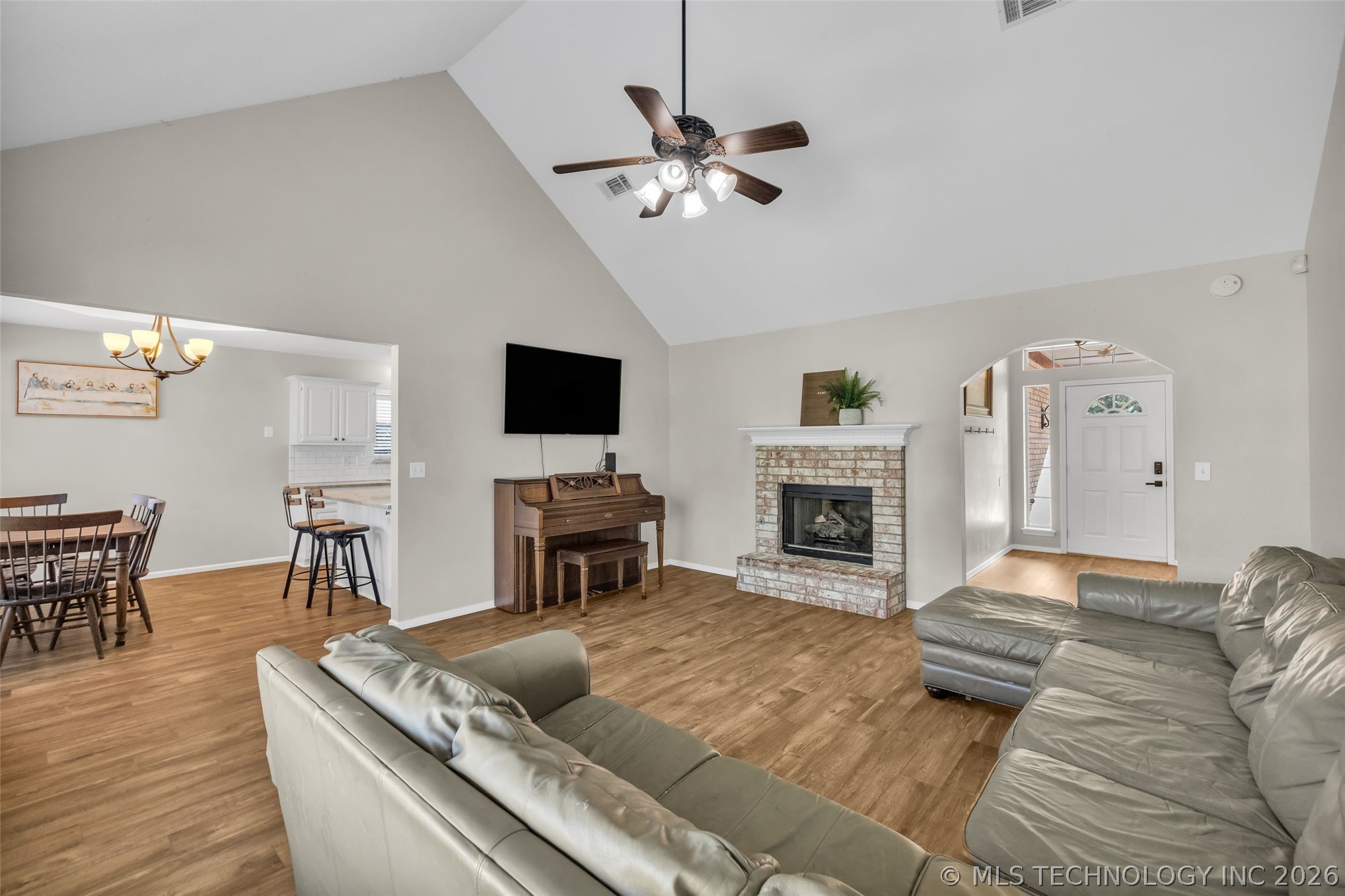 3712 Silver Oak Court Tulsa OK 74107