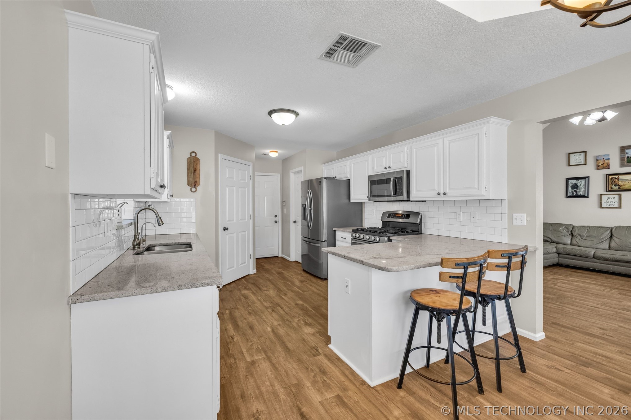 3712 Silver Oak Court Tulsa OK 74107