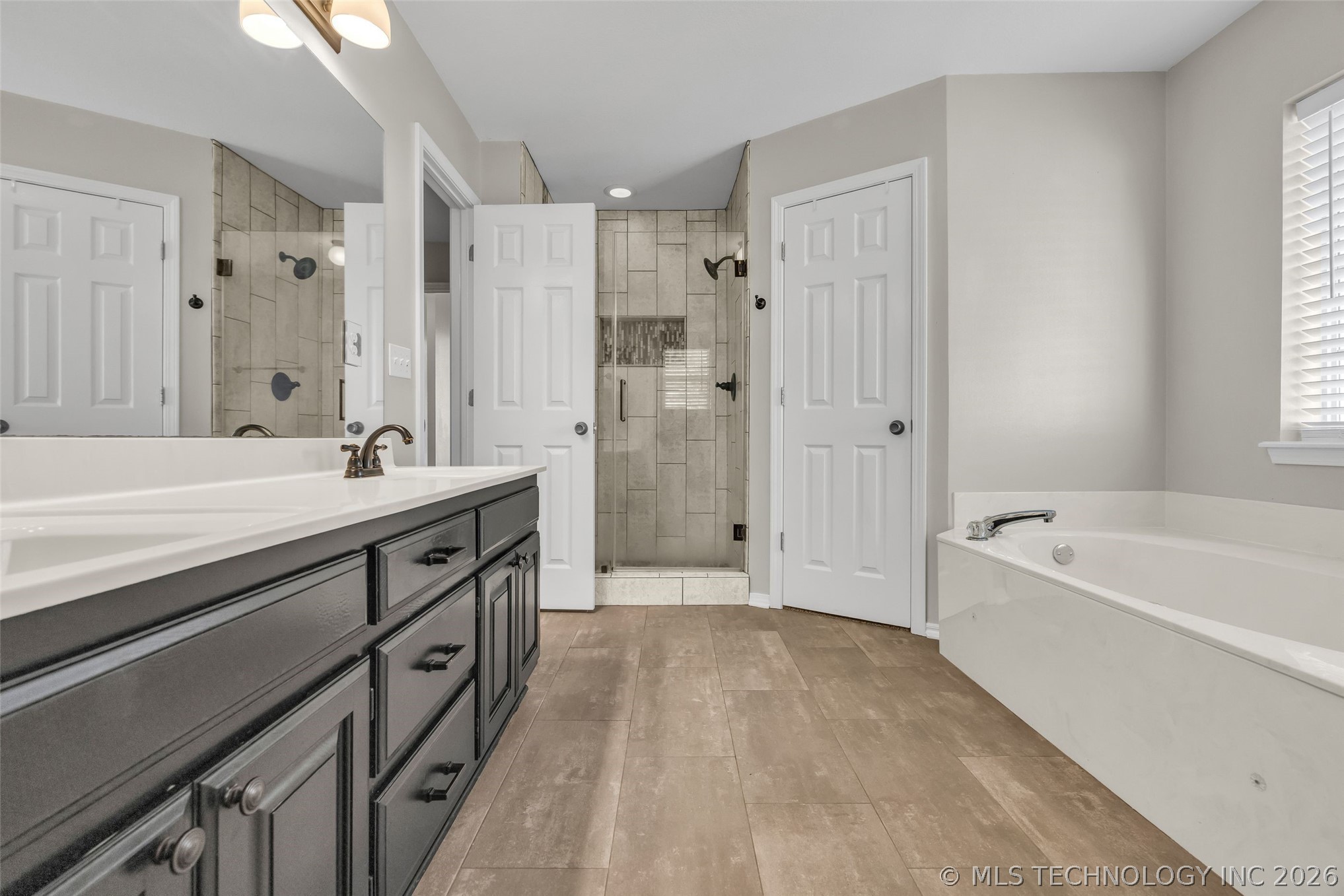 3712 Silver Oak Court Tulsa OK 74107