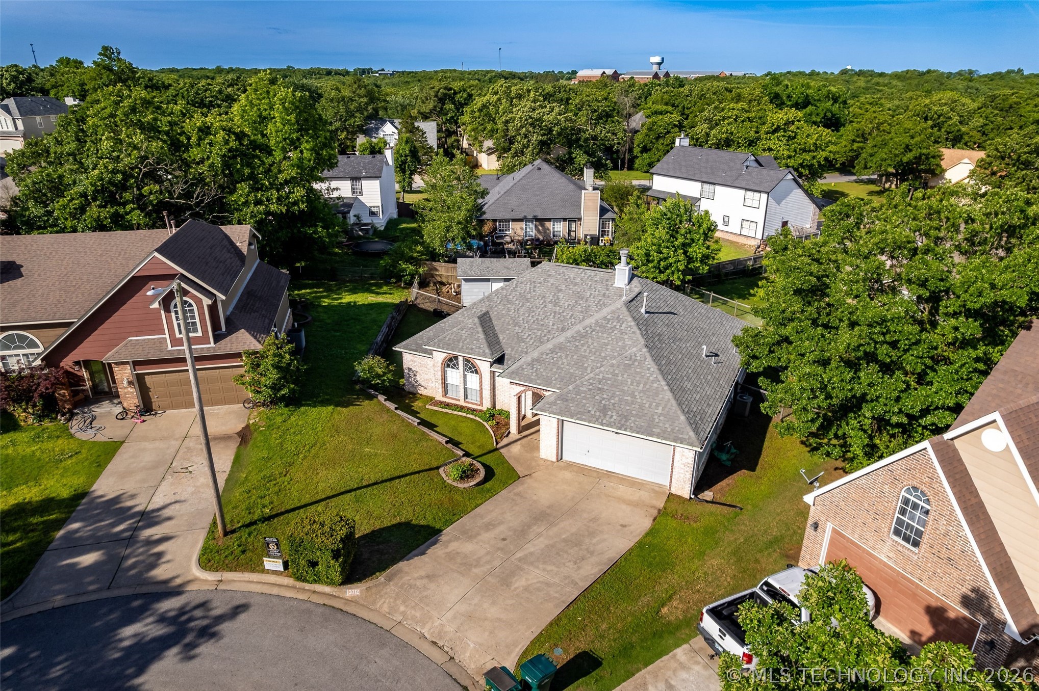 3712 Silver Oak Court Tulsa OK 74107