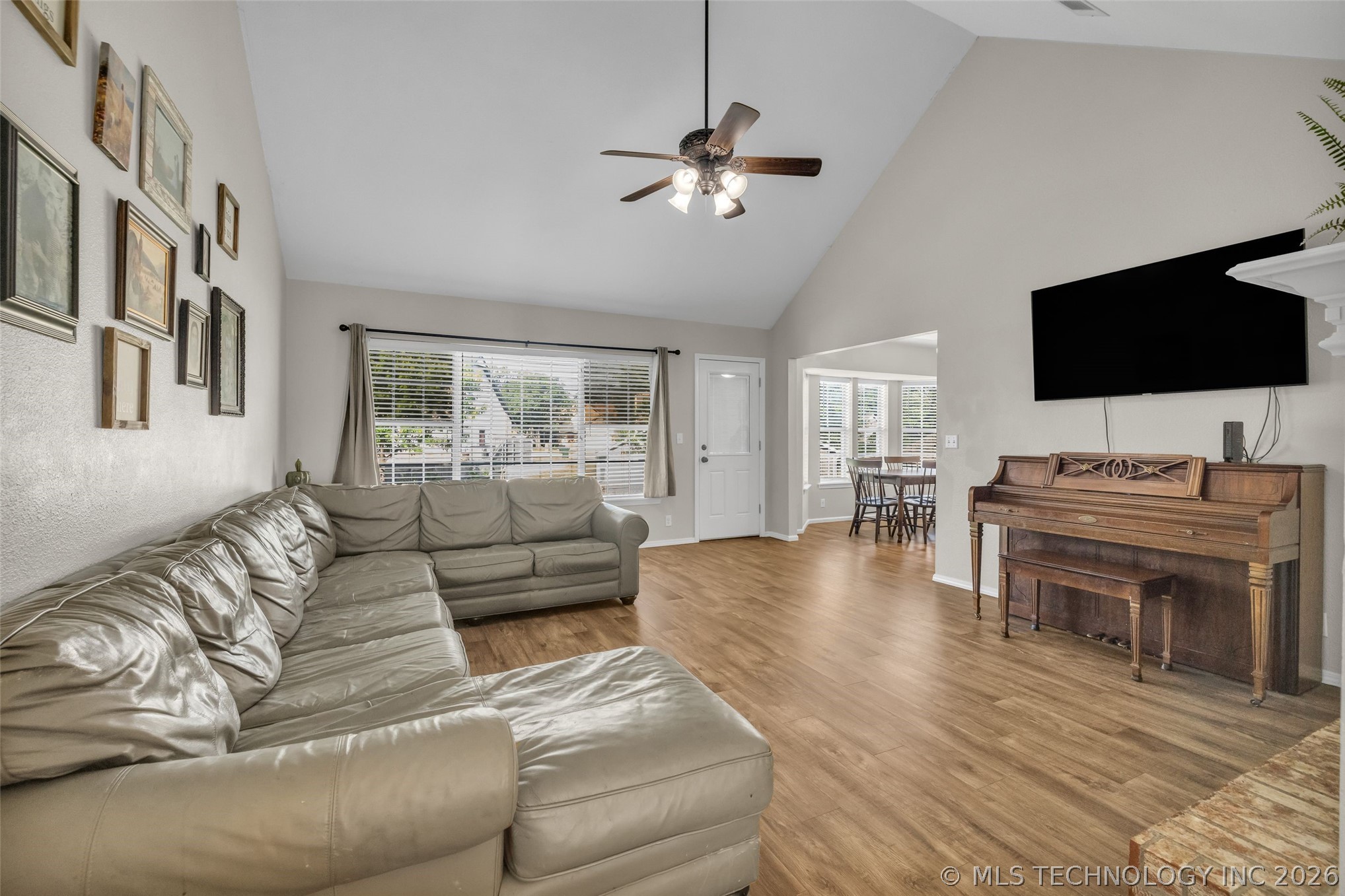 3712 Silver Oak Court Tulsa OK 74107
