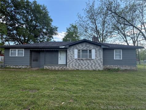 700 Arapahoe Avenue Hartshorne OK 74547