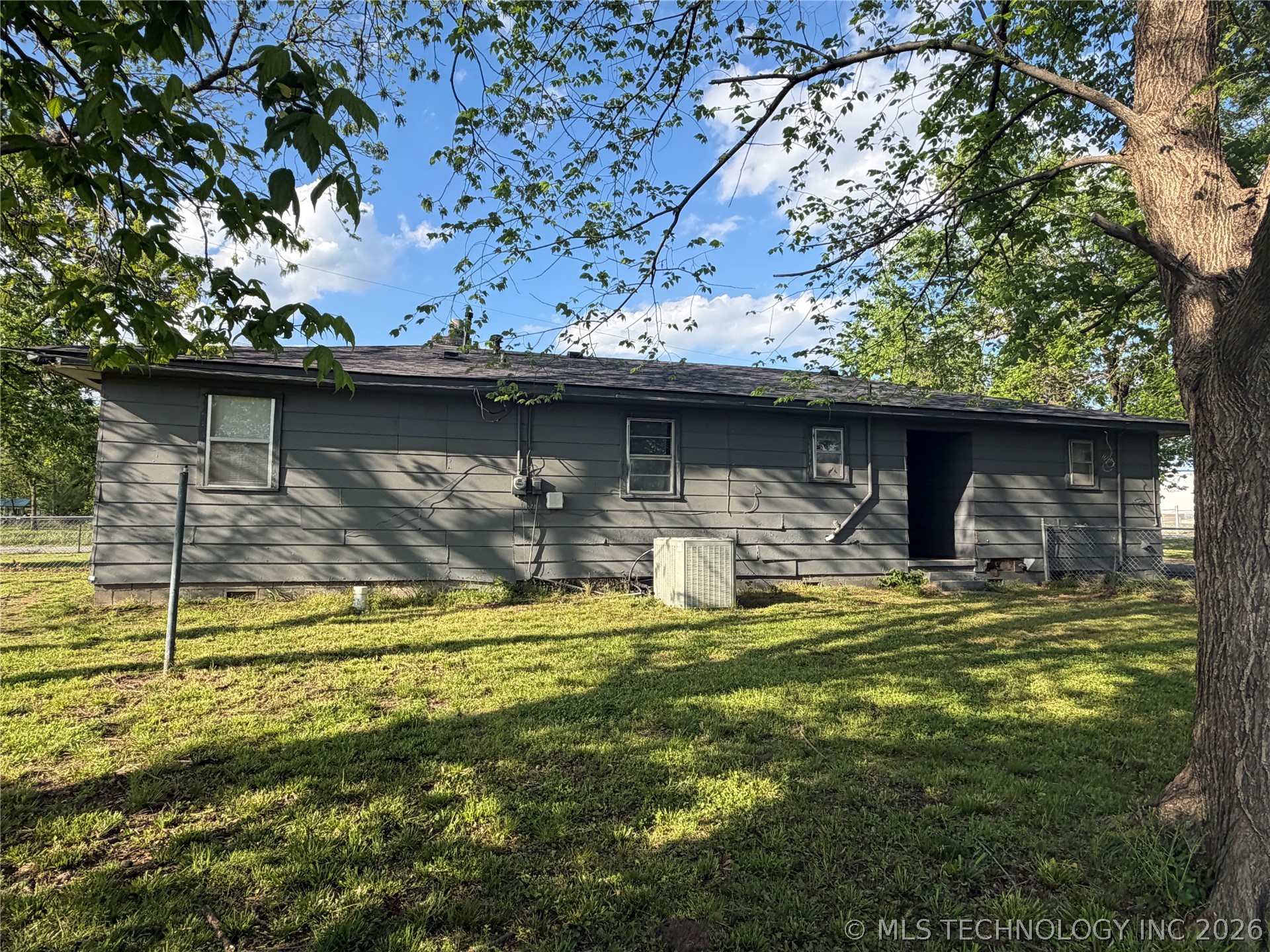 700 Arapahoe Avenue Hartshorne OK 74547