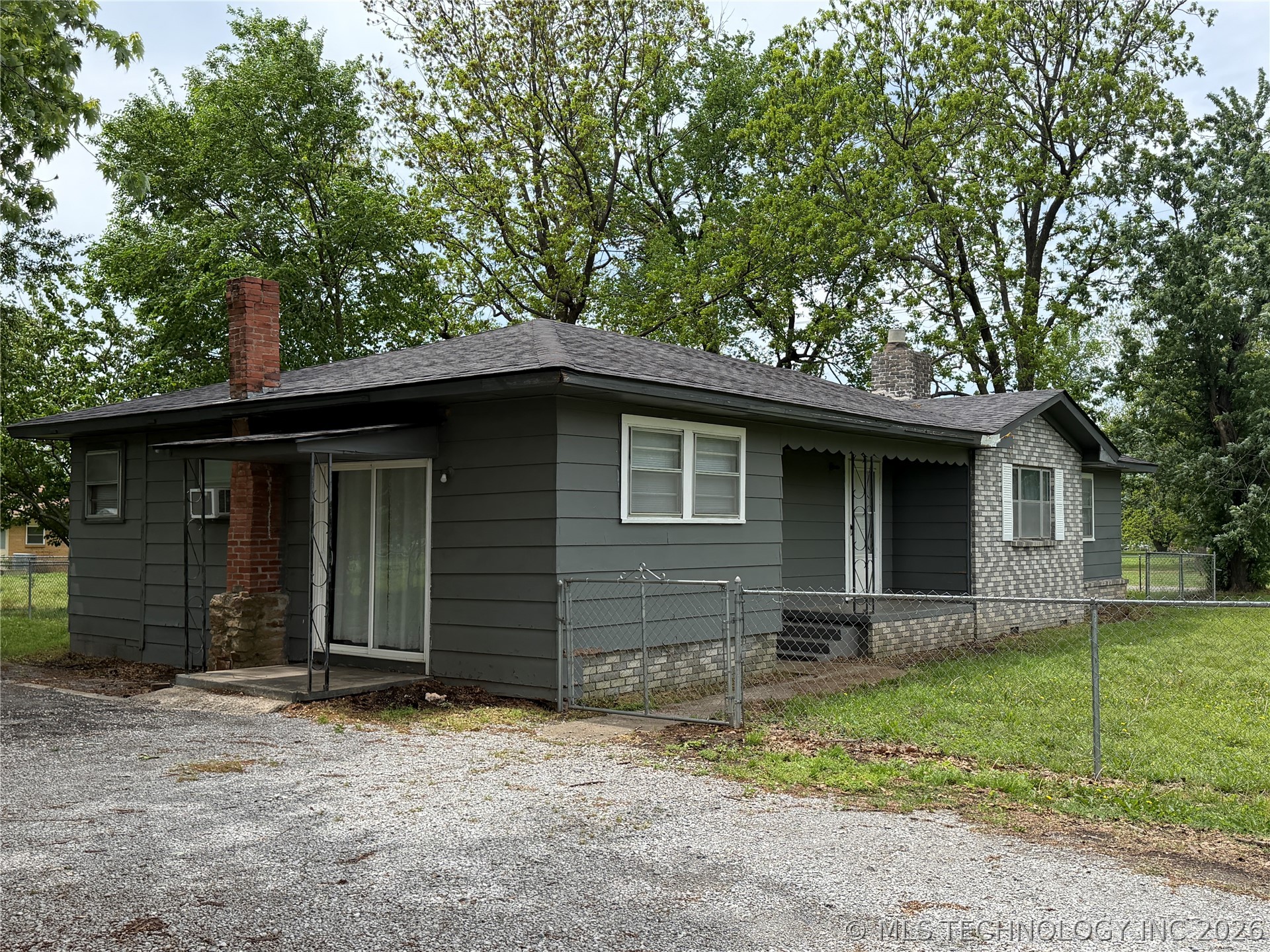700 Arapahoe Avenue Hartshorne OK 74547