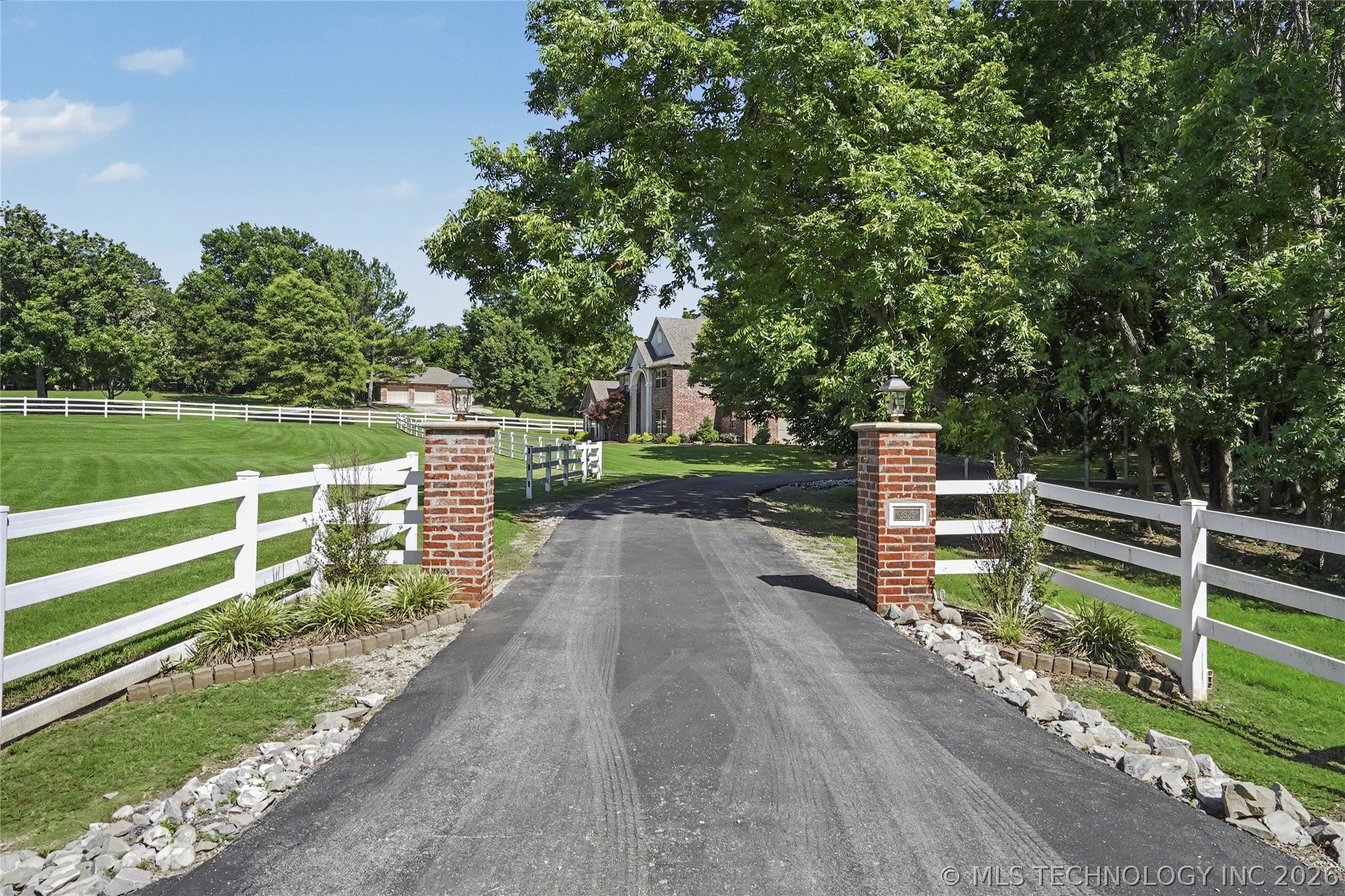 2325 W Lowry Road Claremore OK 74017