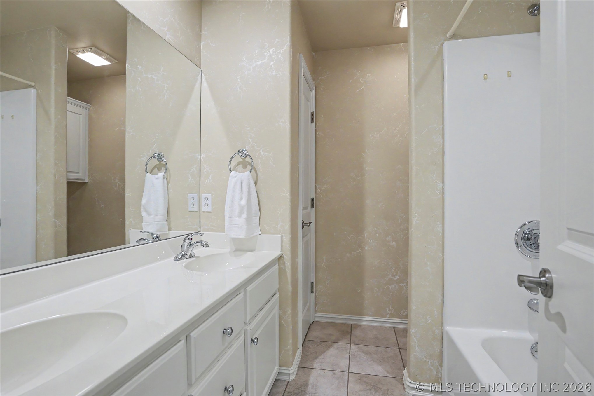 2325 W Lowry Road Claremore OK 74017