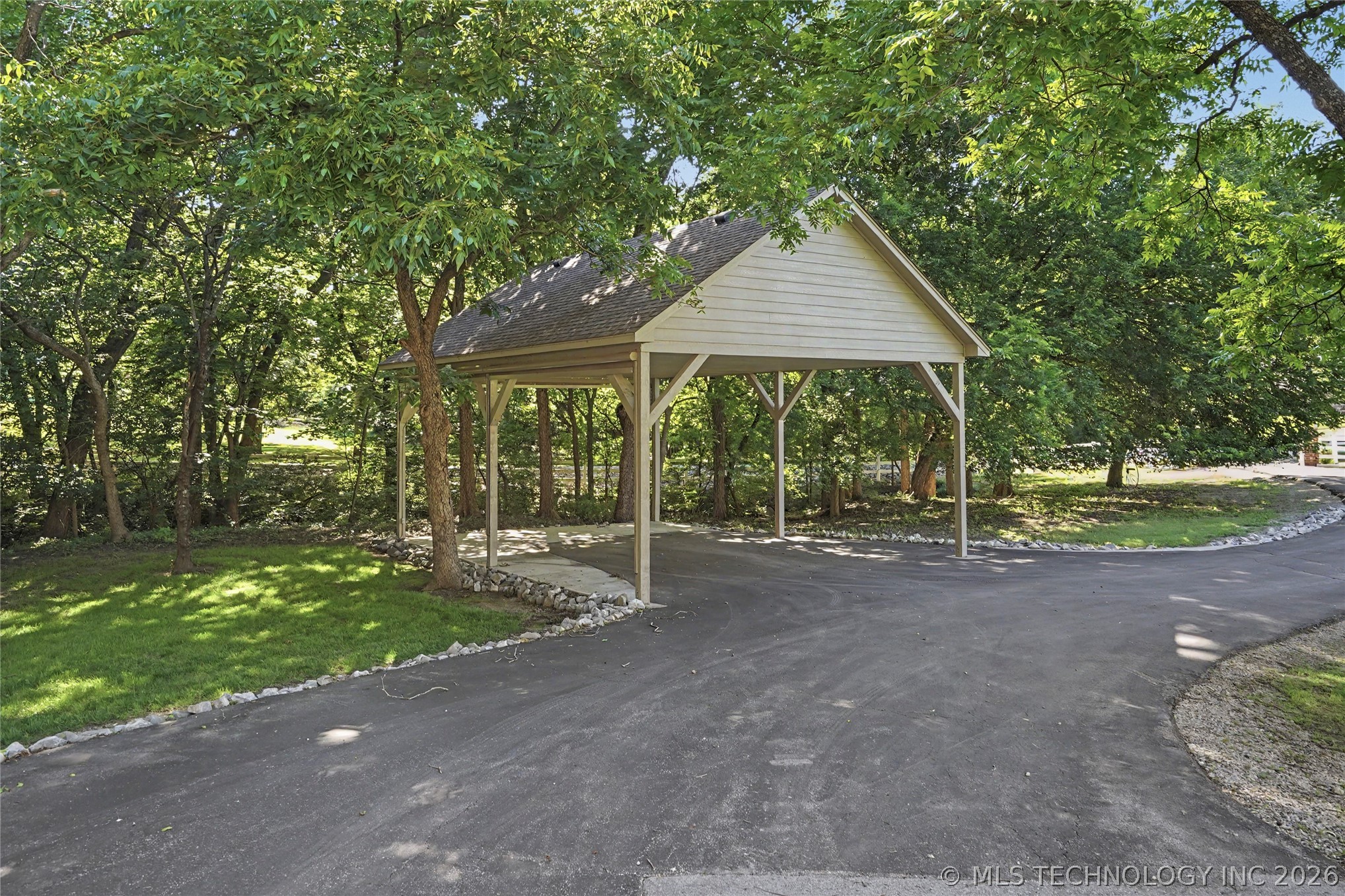 2325 W Lowry Road Claremore OK 74017
