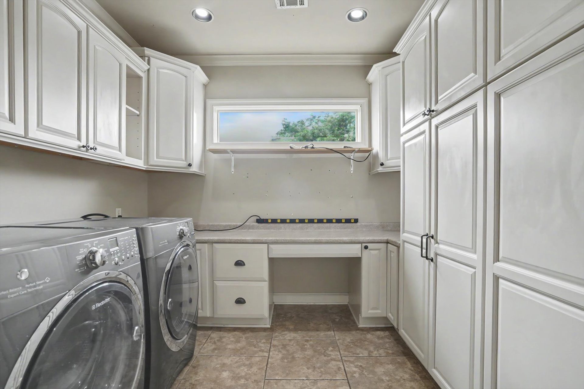 1821 Columbia Avenue Tulsa OK 74114