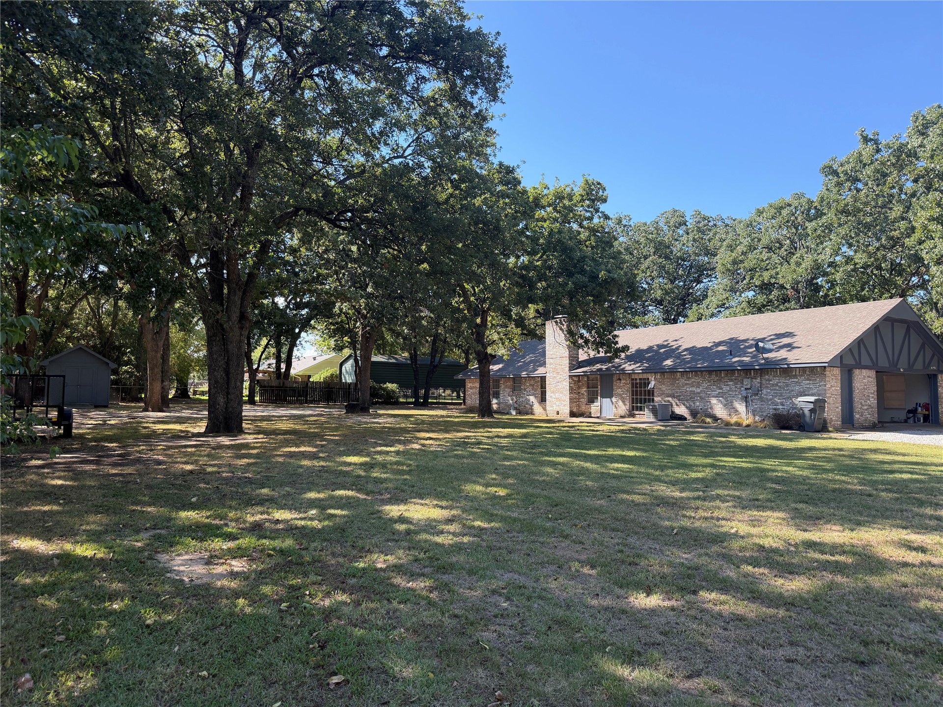8 Town And Country Circle Ardmore OK 73401