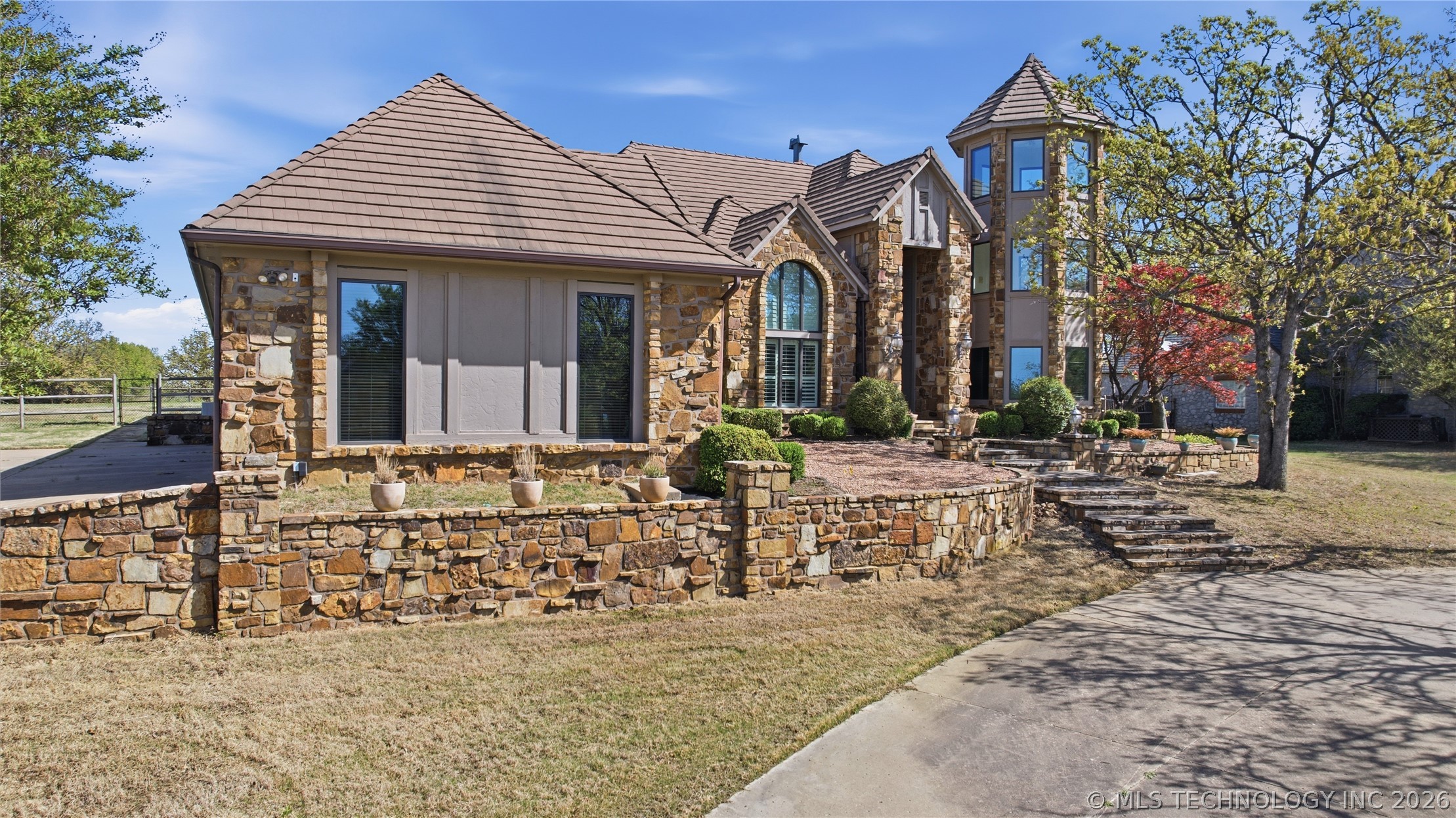 4825 W Oak Leaf Drive Tulsa OK 74132