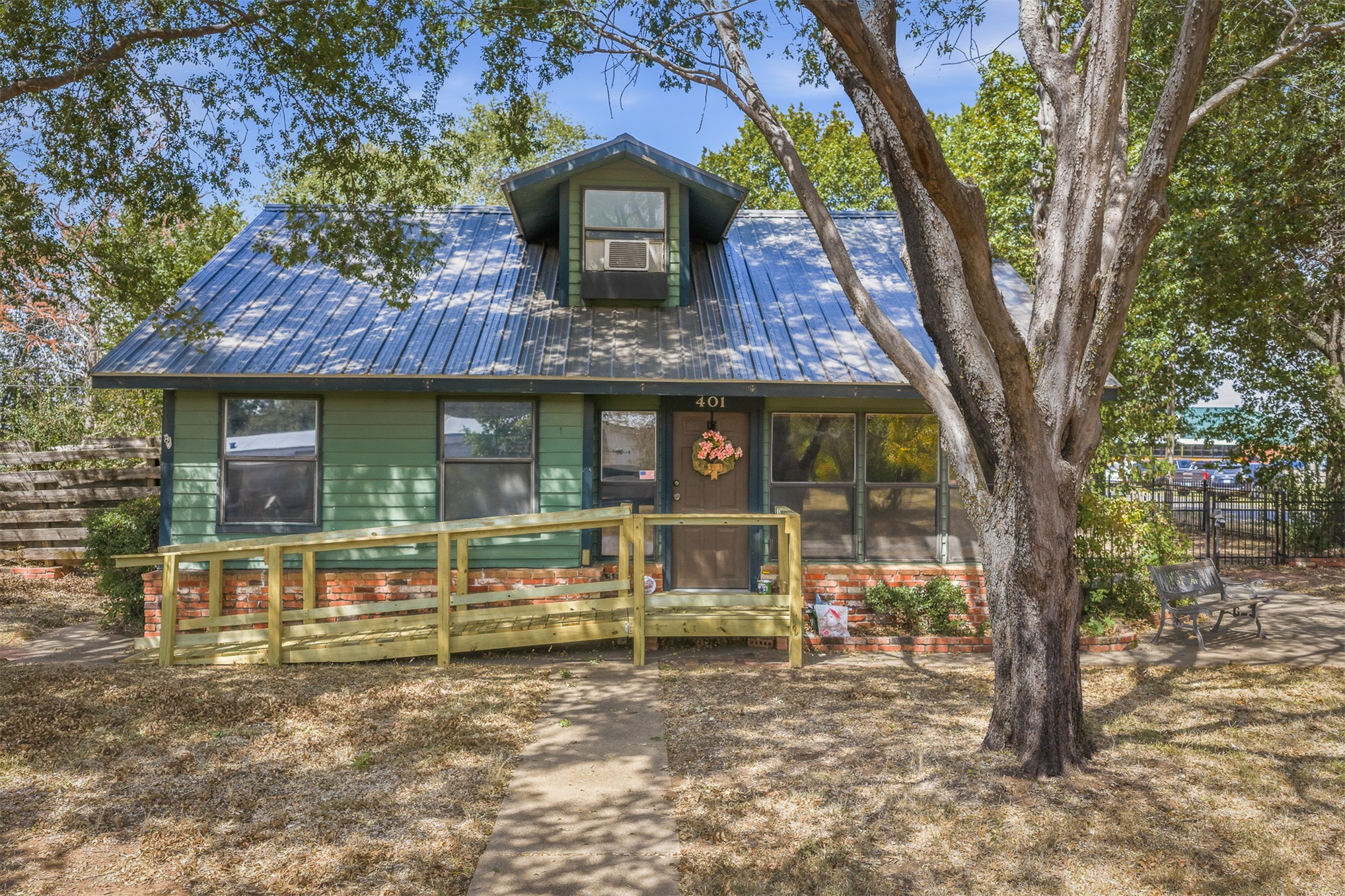 401 S 10th Street Comanche OK 73529