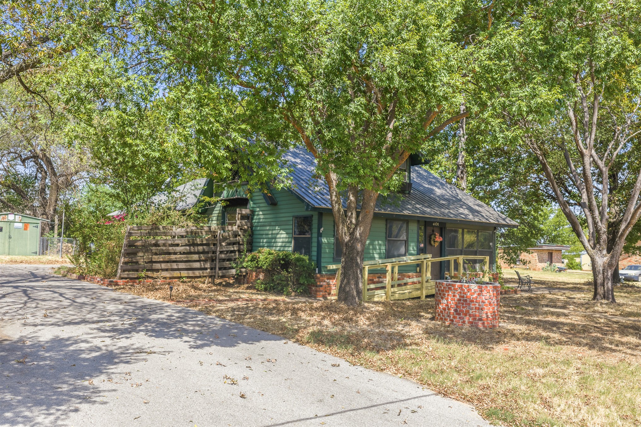 401 S 10th Street Comanche OK 73529