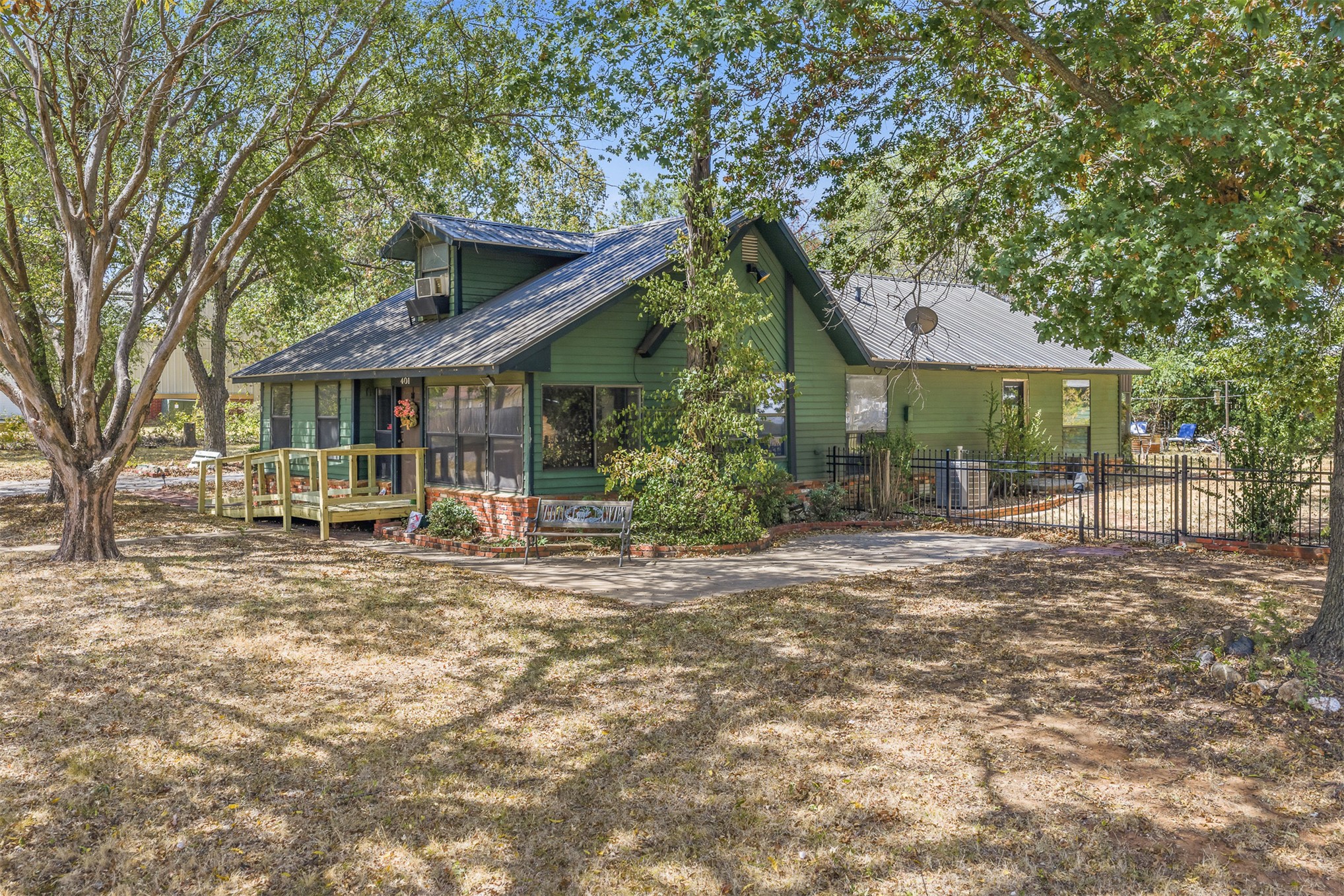 401 S 10th Street Comanche OK 73529