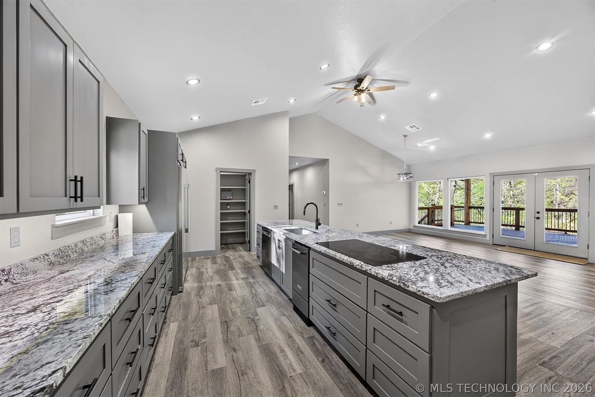 18475 W Lakewood Drive Park Hill OK 74451