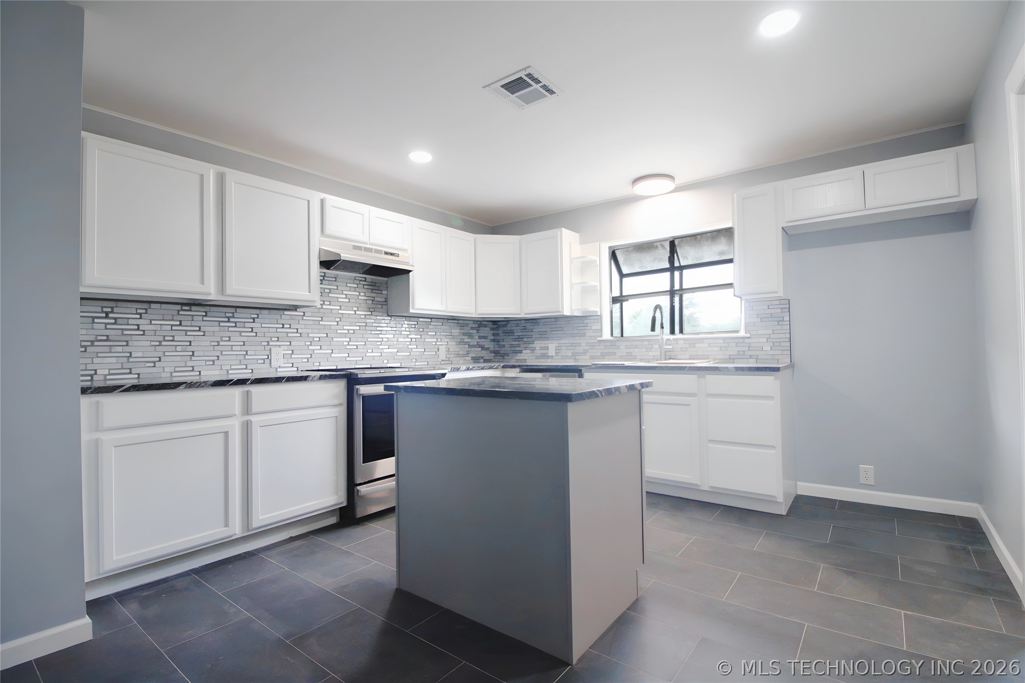 27197 Maiden Lane Henryetta OK 74437