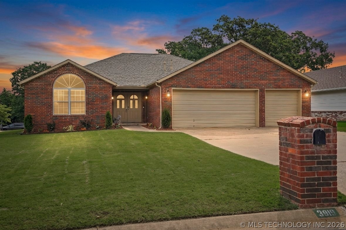 3919 S Rolling Oaks Drive S Tulsa OK 74107