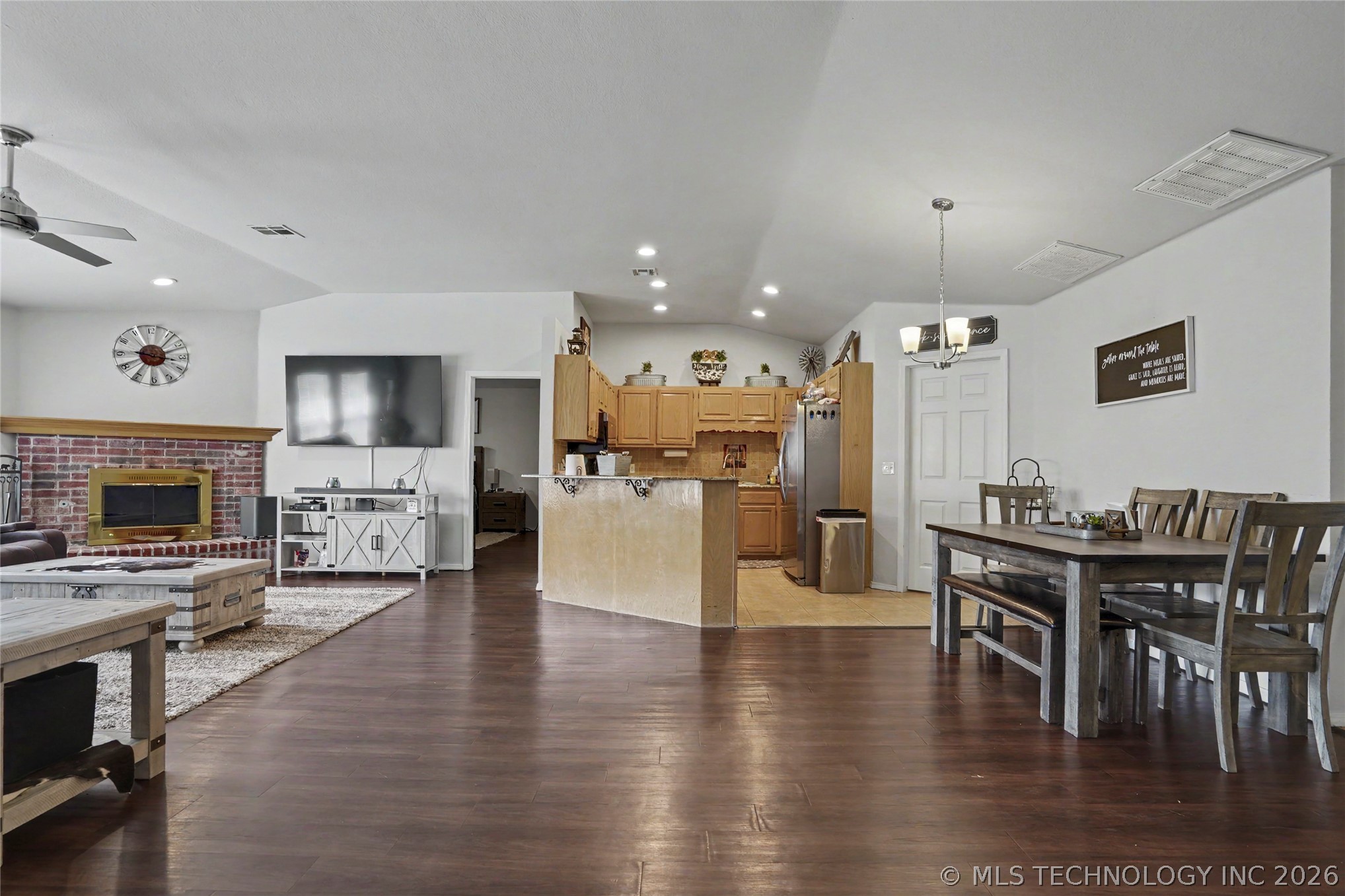 3919 S Rolling Oaks Drive S Tulsa OK 74107