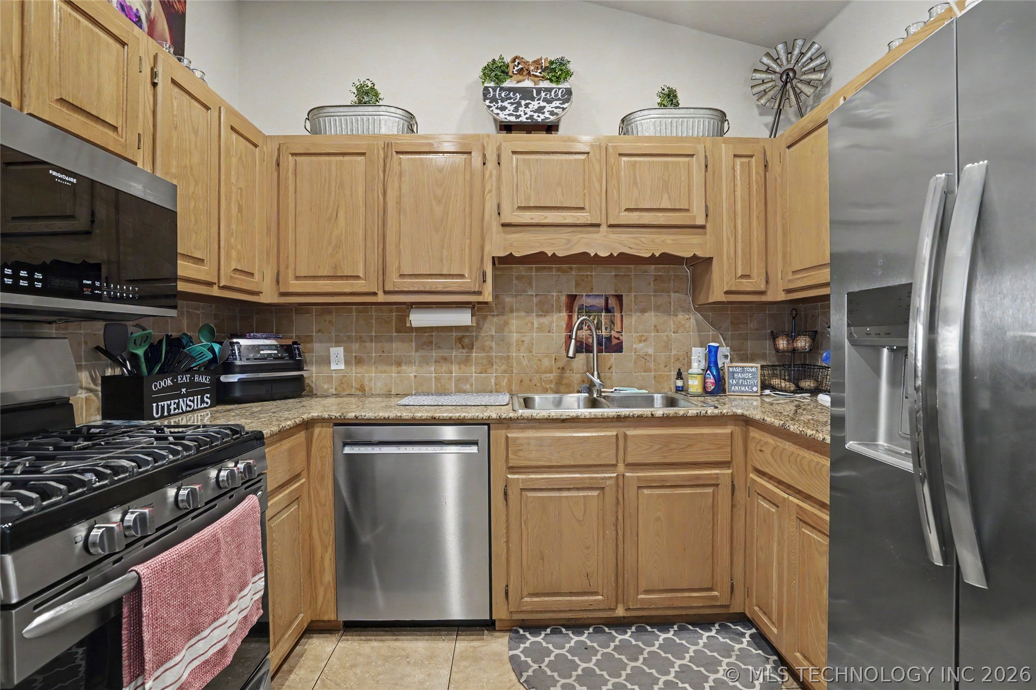 3919 S Rolling Oaks Drive S Tulsa OK 74107
