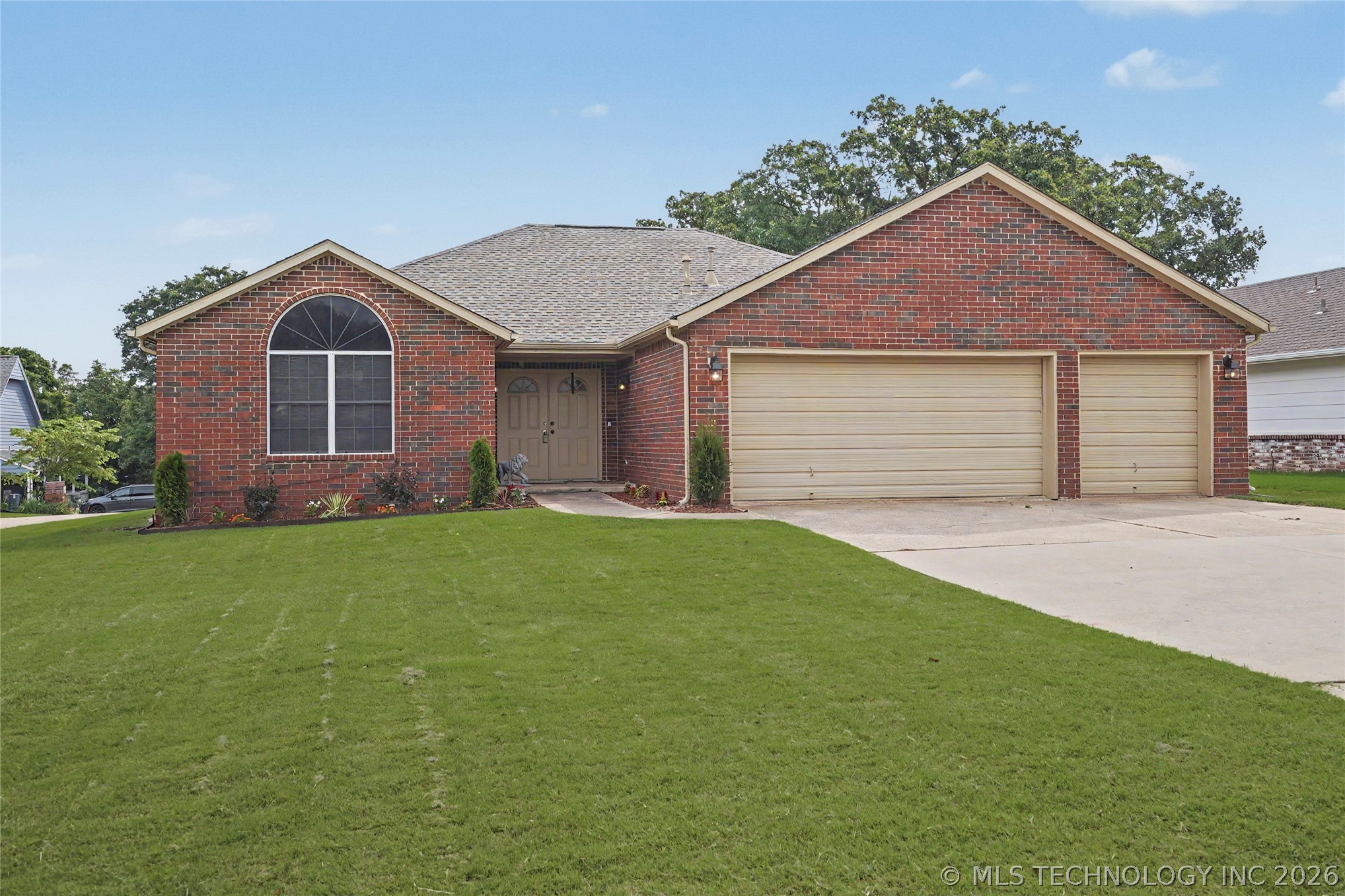 3919 S Rolling Oaks Drive S Tulsa OK 74107