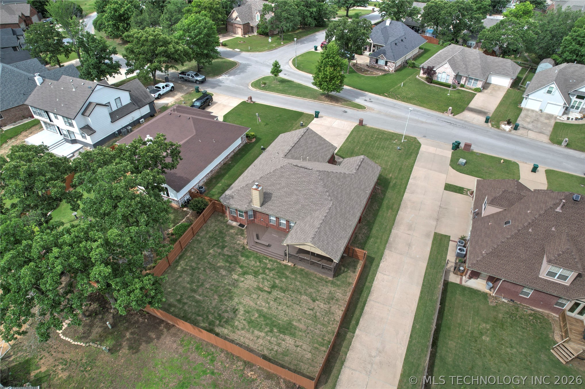 3919 S Rolling Oaks Drive S Tulsa OK 74107