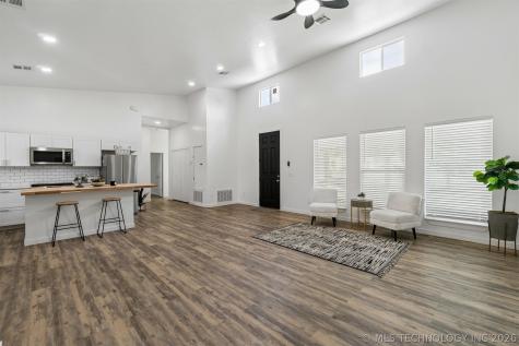 1427 S Little Avenue Cushing OK 74023