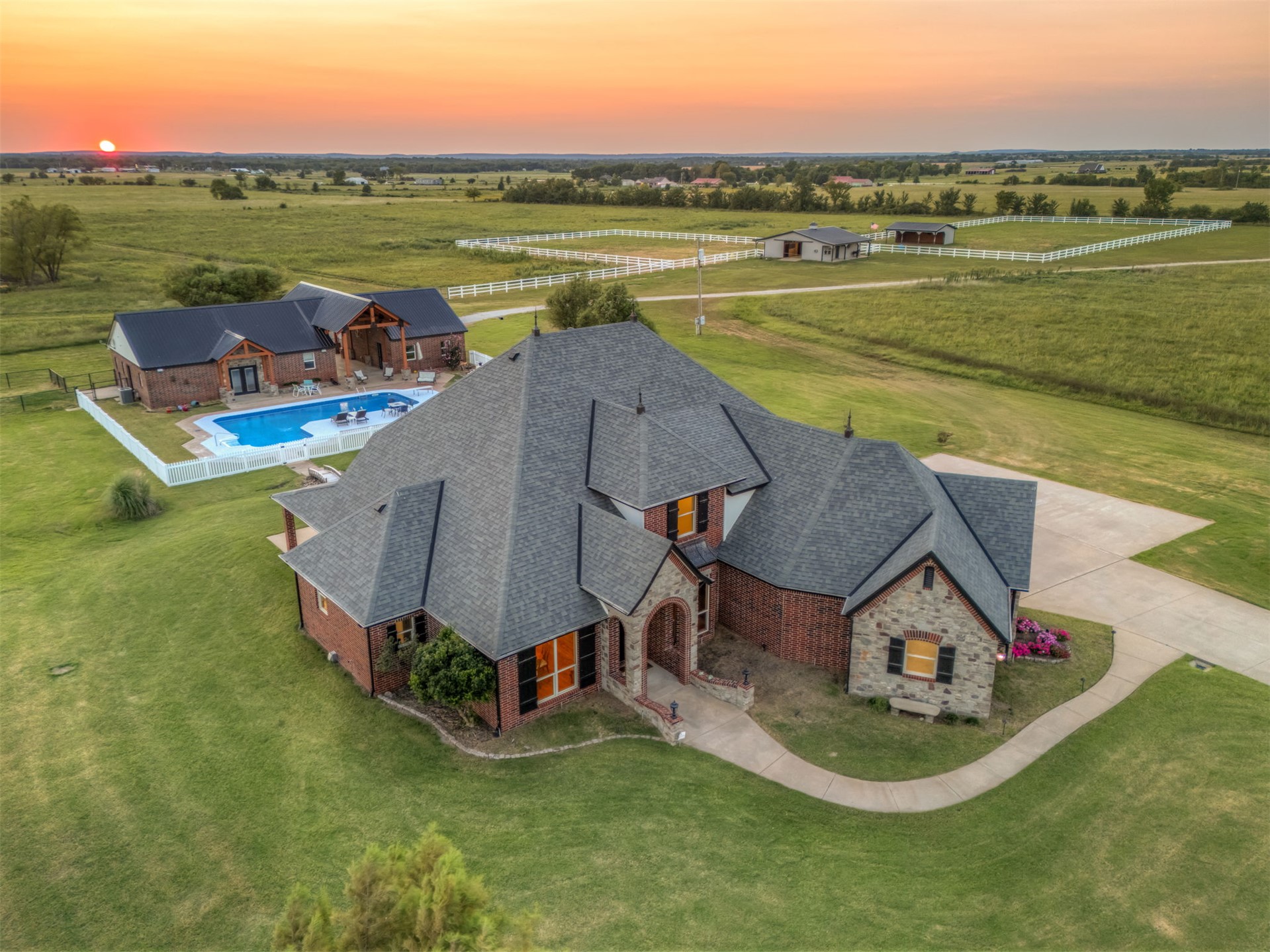 16727 N 300 Road Morris OK 74445