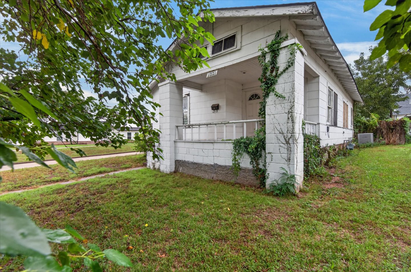 1221 SE Delaware Avenue Bartlesville OK 74003