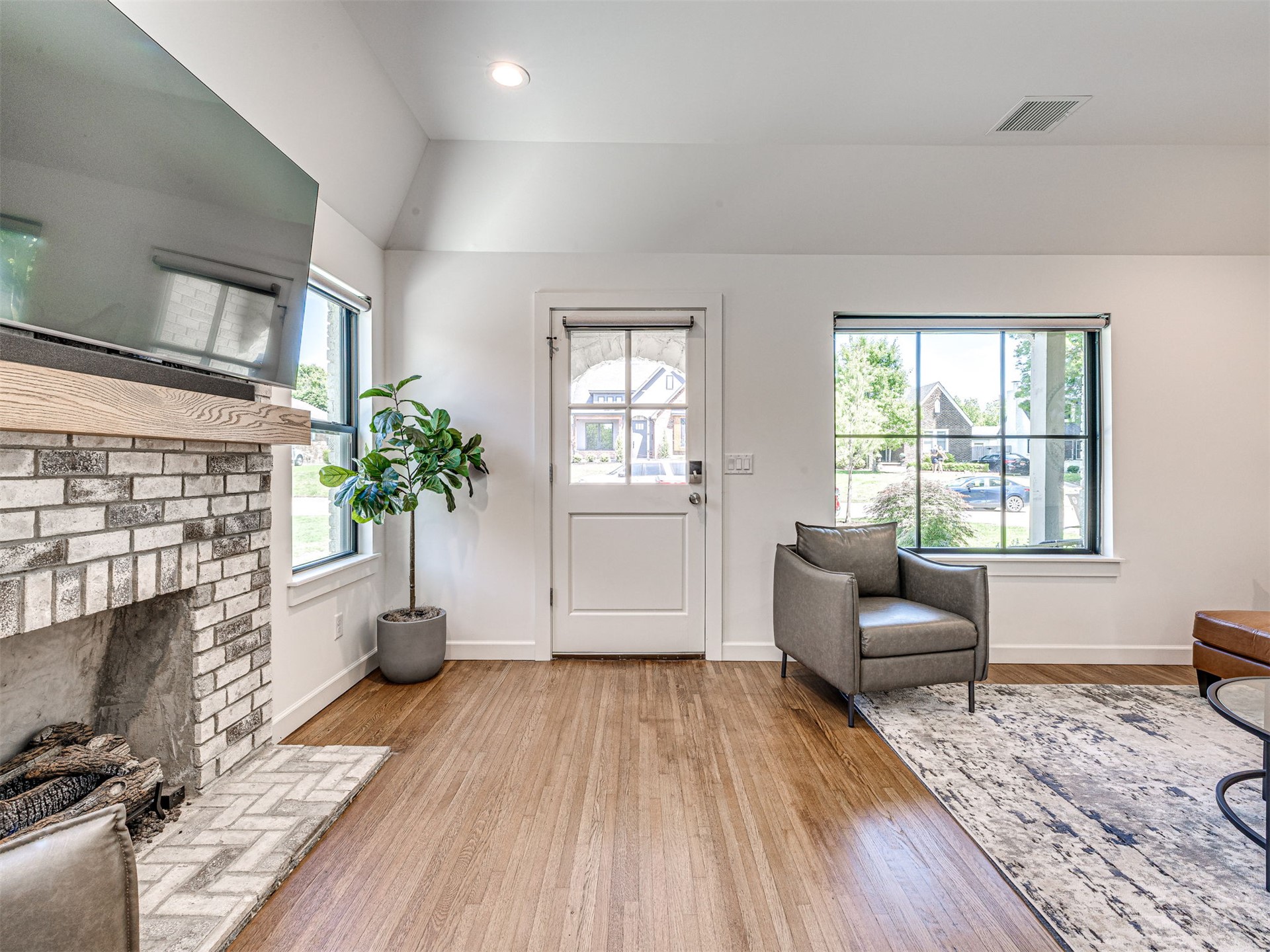 1540 S Columbia Place Tulsa OK 74104