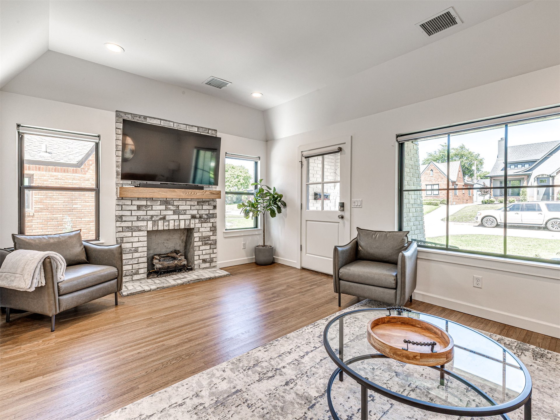 1540 S Columbia Place Tulsa OK 74104