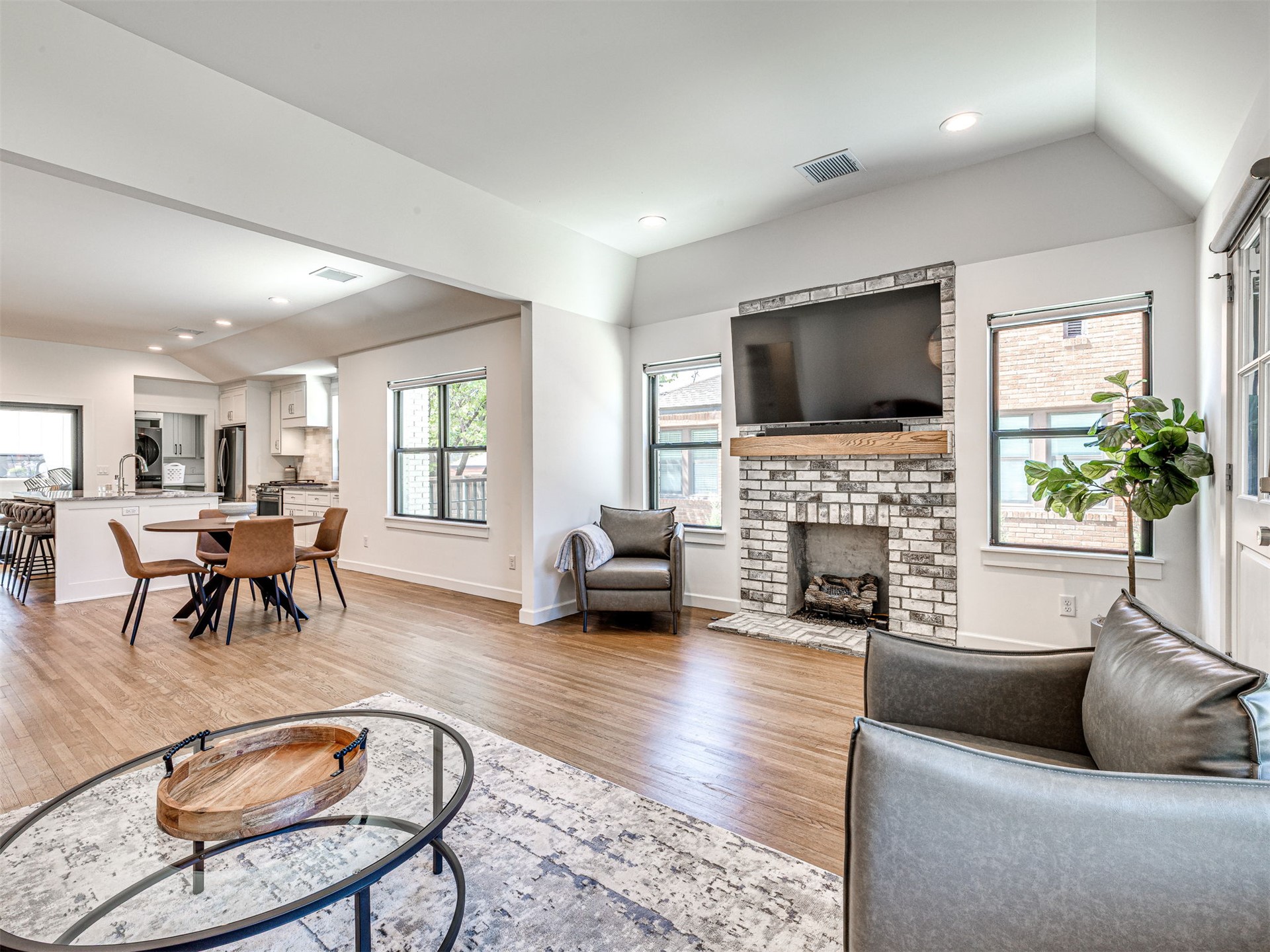 1540 S Columbia Place Tulsa OK 74104