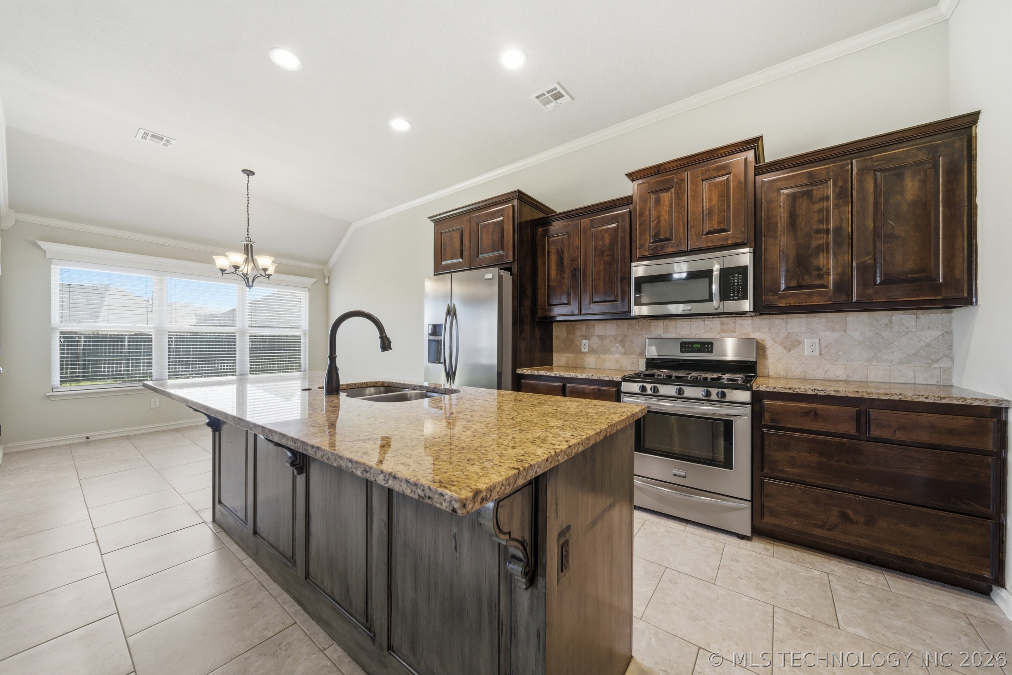 2501 S 16th Court Broken Arrow OK 74012