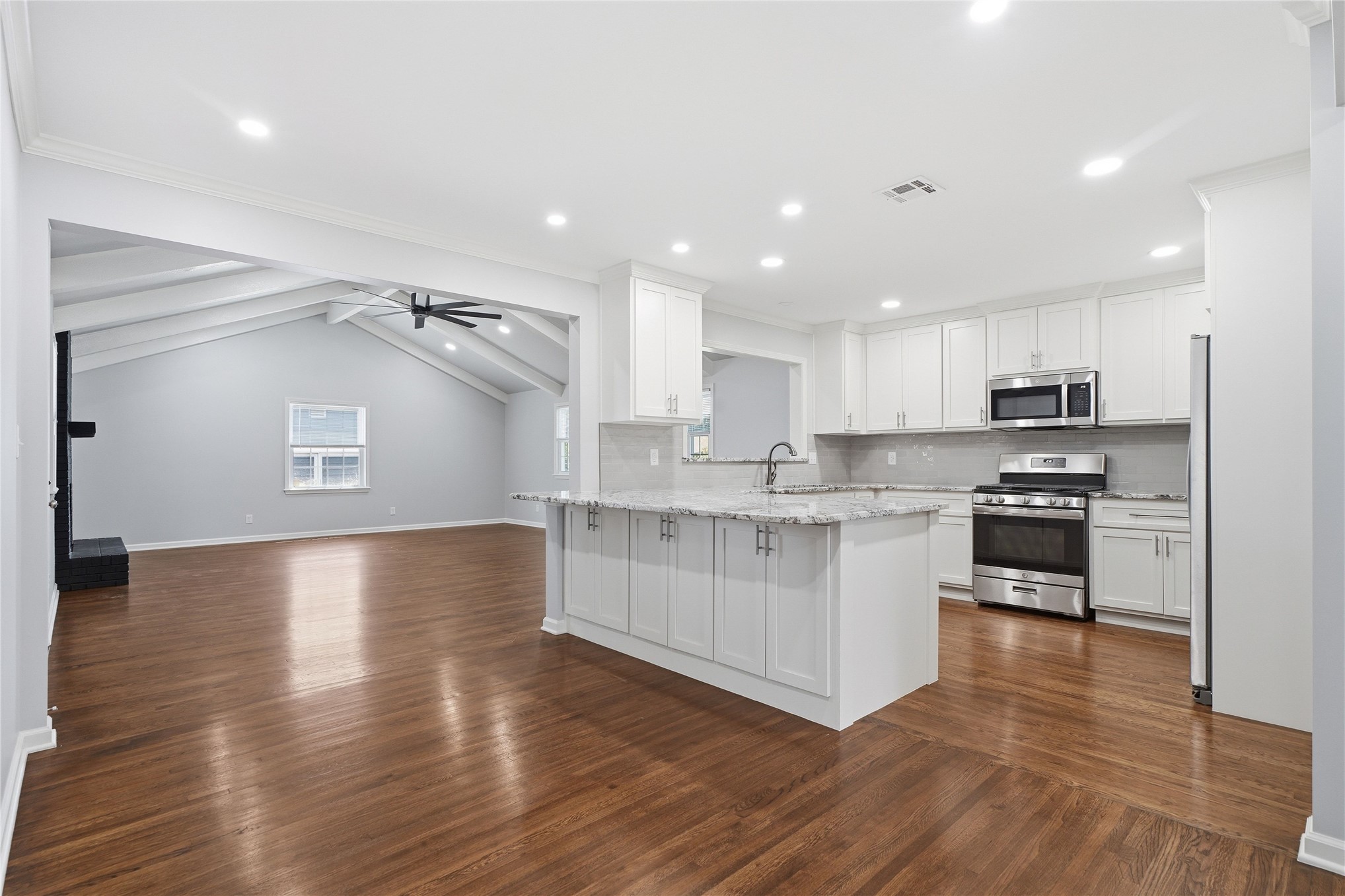 332 E 45th Place Tulsa OK 74105