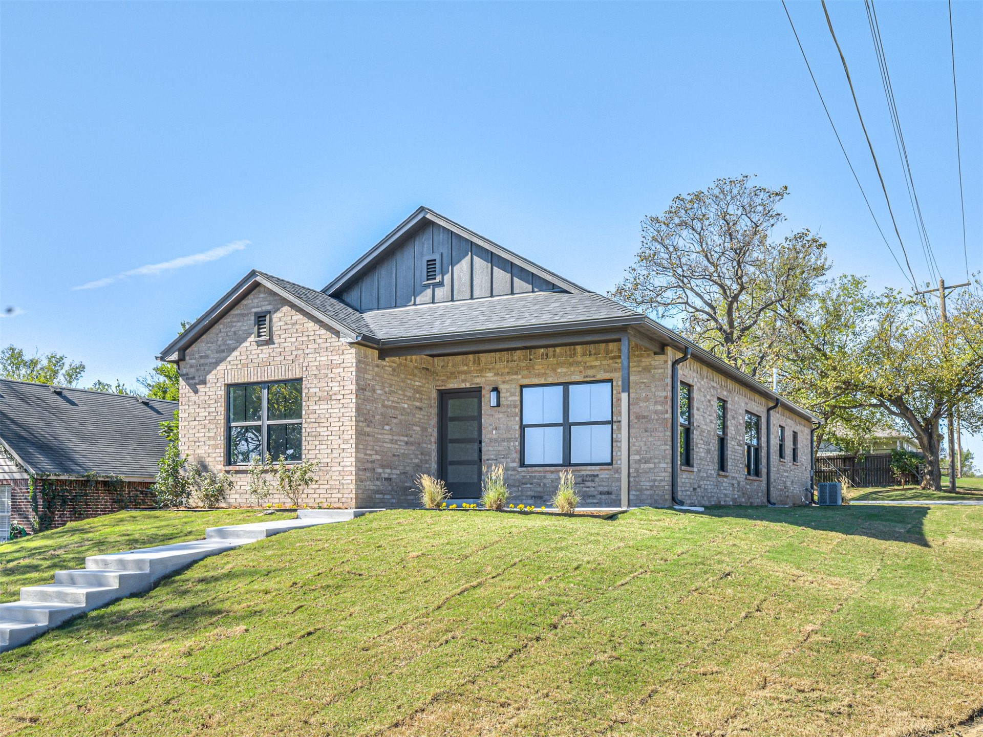 930 N Hodge Street Sapulpa OK 74066