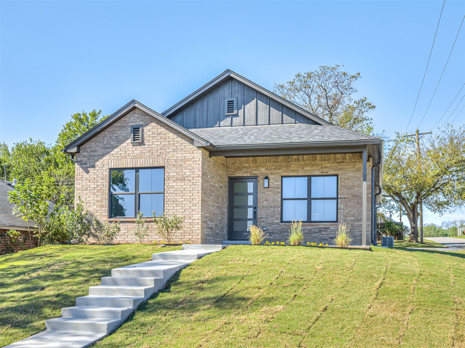 930 N Hodge Street Sapulpa OK 74066