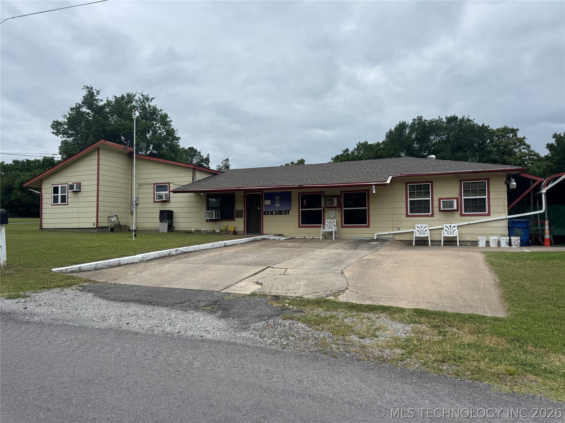 101 N 3rd Street Hartshorne OK 74547