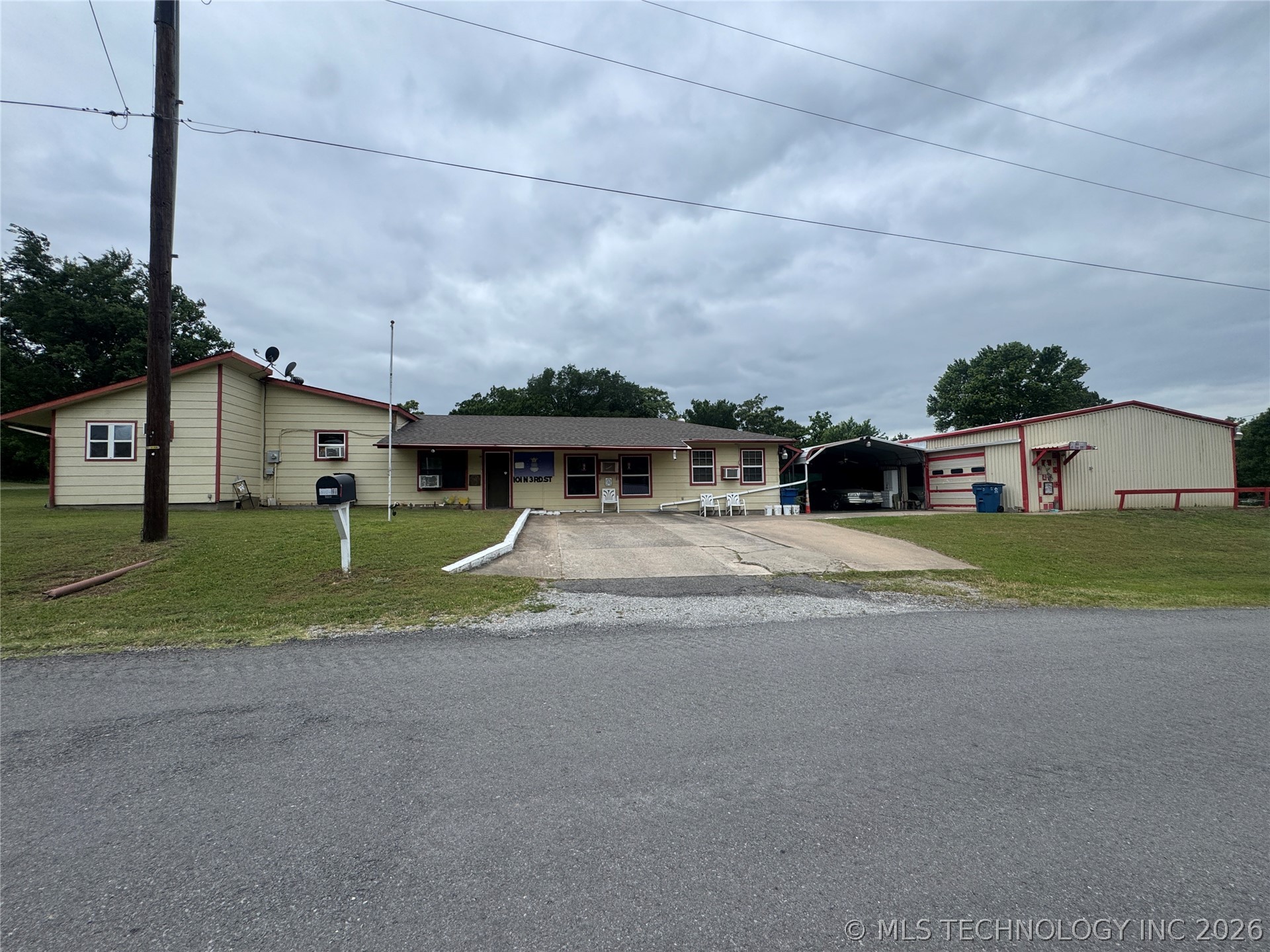 101 N 3rd Street Hartshorne OK 74547