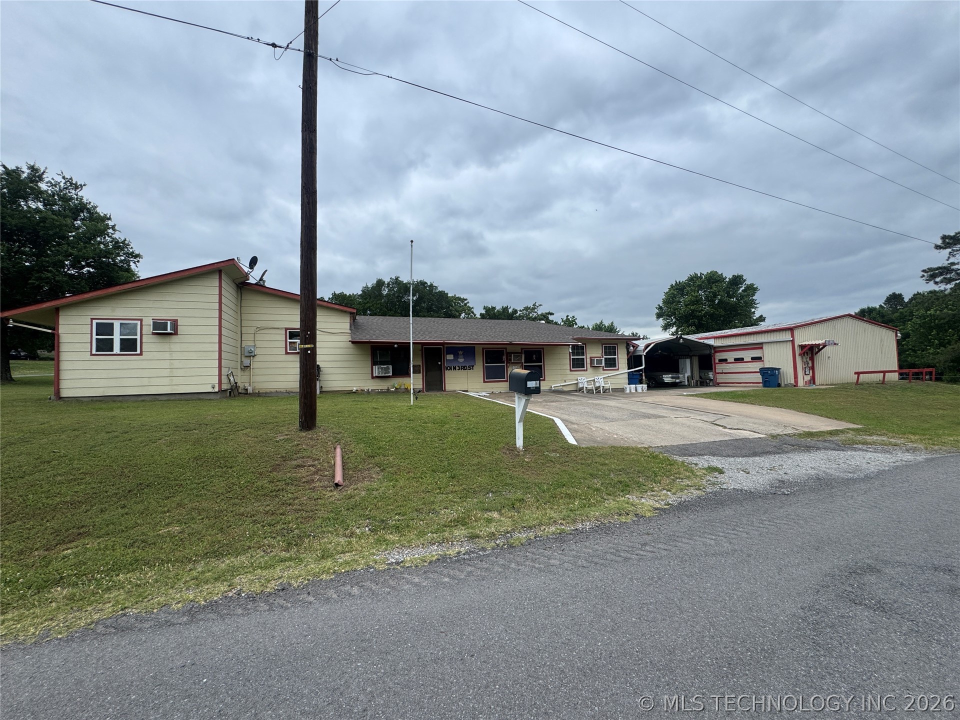 101 N 3rd Street Hartshorne OK 74547