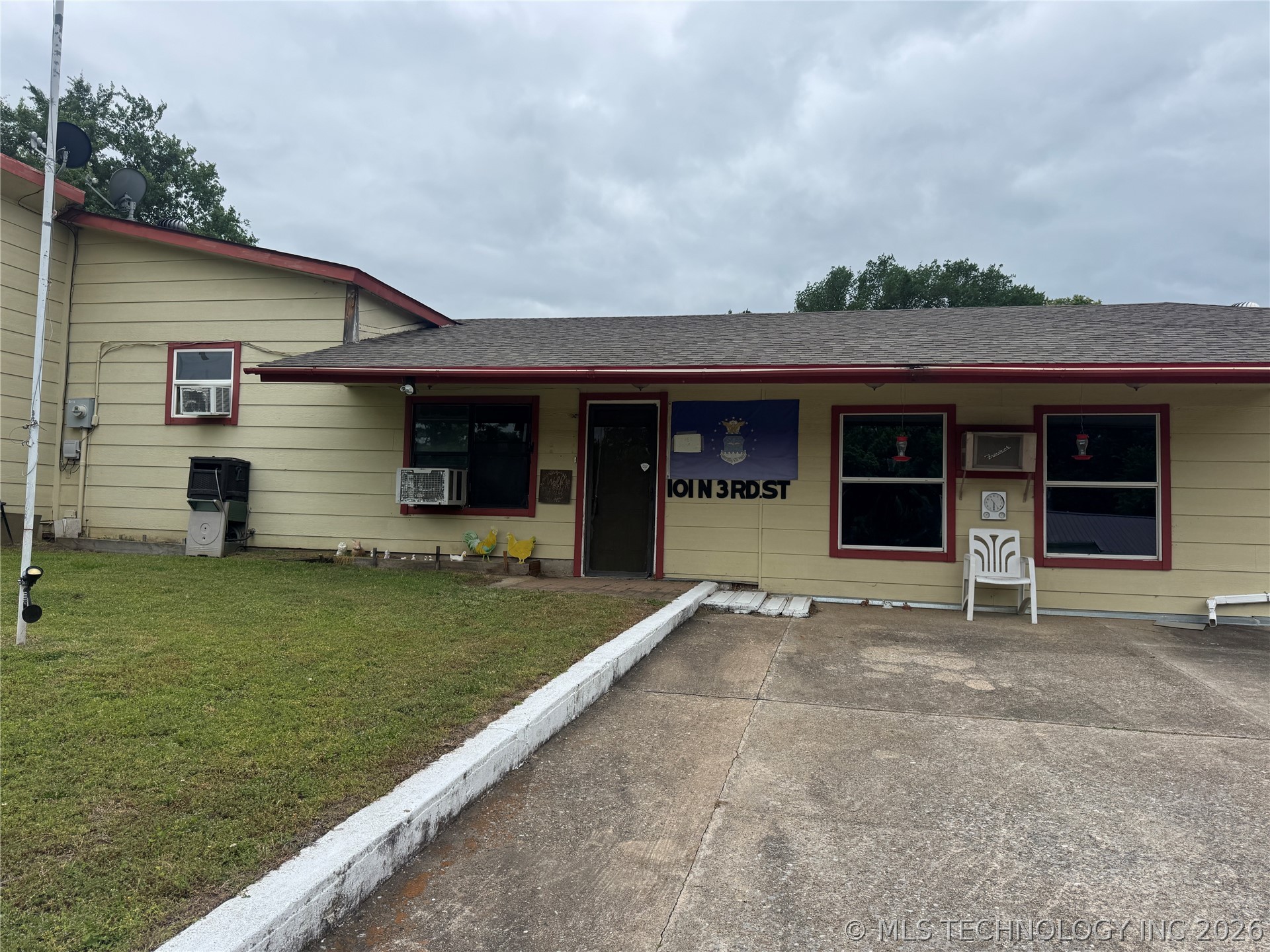 101 N 3rd Street Hartshorne OK 74547