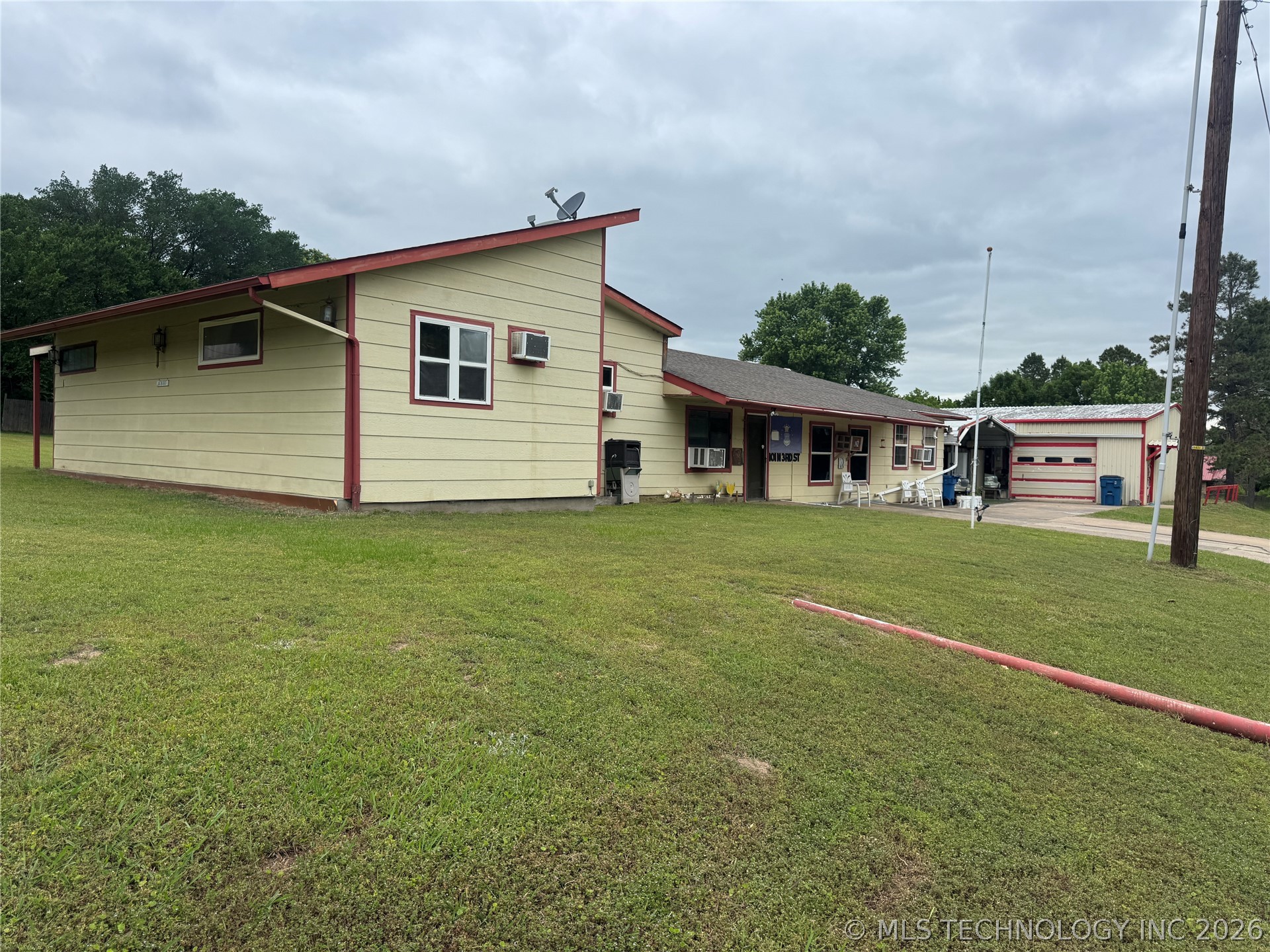 101 N 3rd Street Hartshorne OK 74547