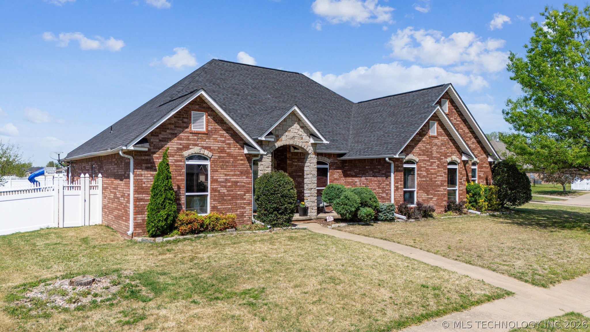 1215 Lyndsey Lane Pryor OK 74361