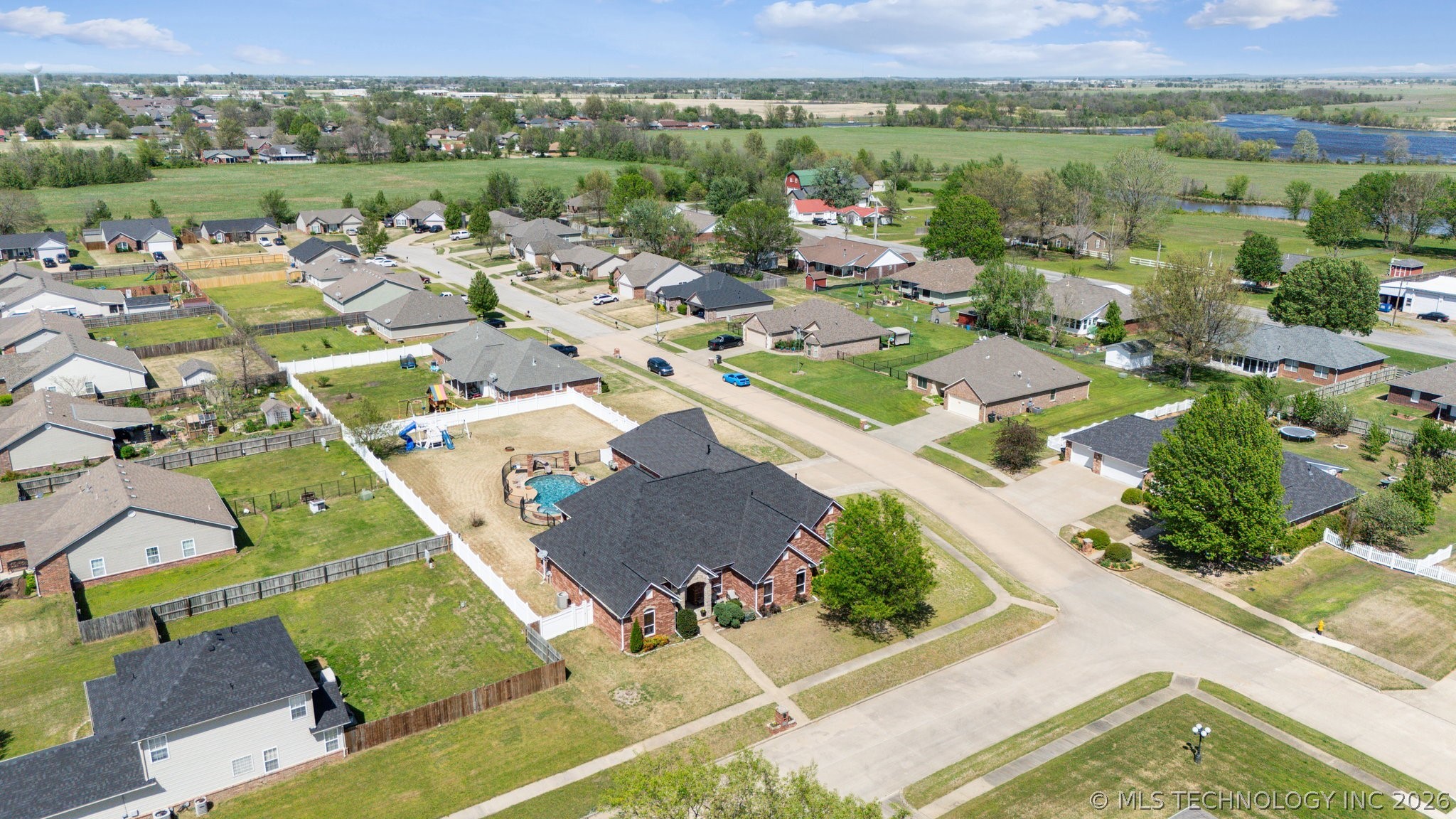 1215 Lyndsey Lane Pryor OK 74361